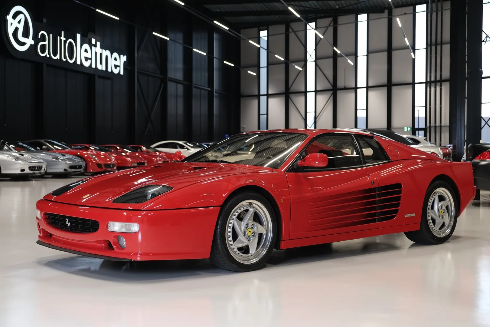 1992 Ferrari 512 TR proposée par un négociant en voitures de collection à Alkmaar, Pays-Bas, photo principale