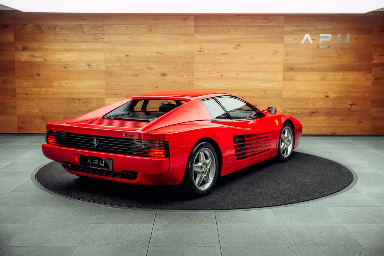 1992 Ferrari 512 TR proposée par un concessionnaire spécialisé à Uznach, Suisse, photo principale