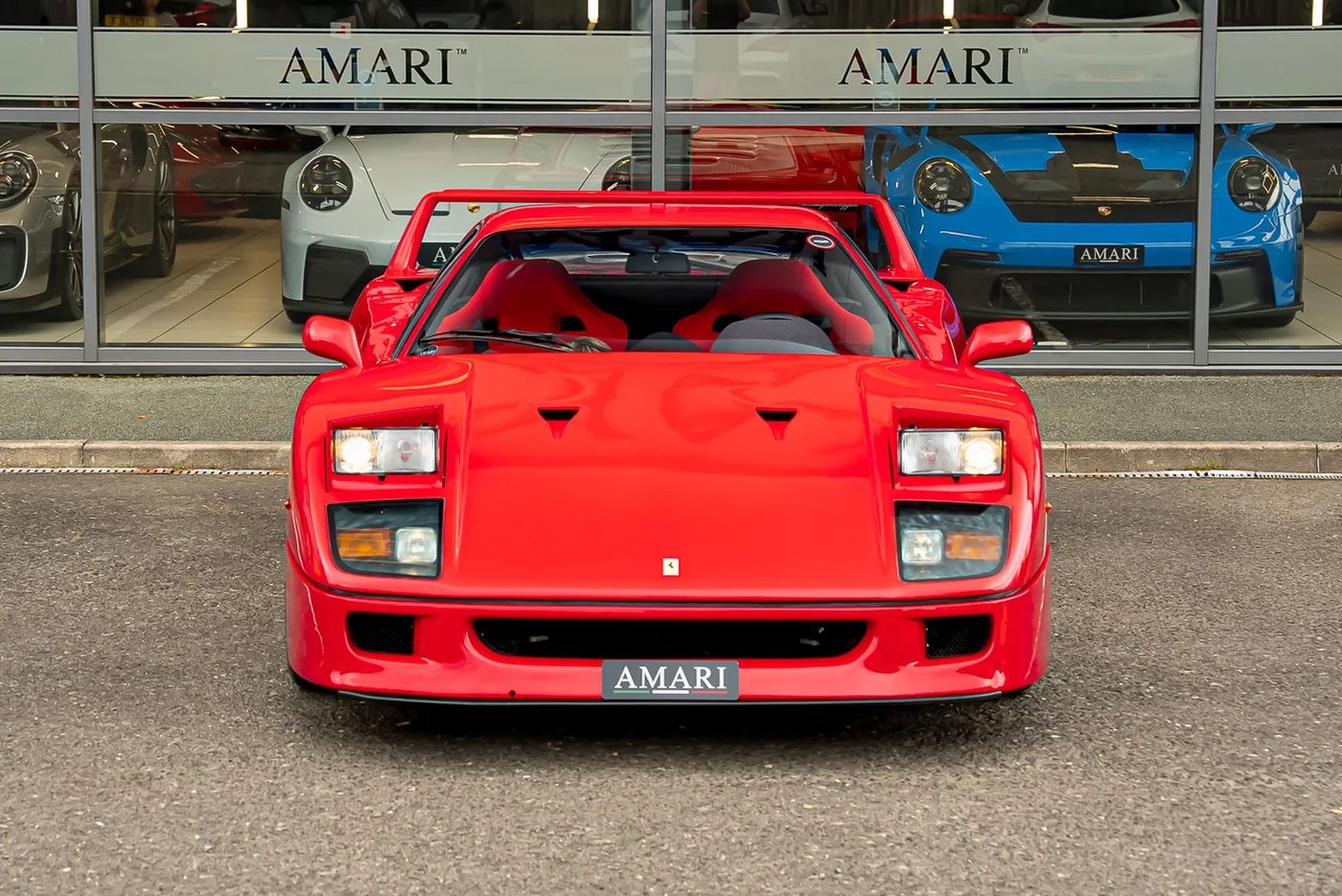 1992 Ferrari F40 proposée par un spécialiste de la supercar à Preston, Royaume-Uni, photo 6 sur 25