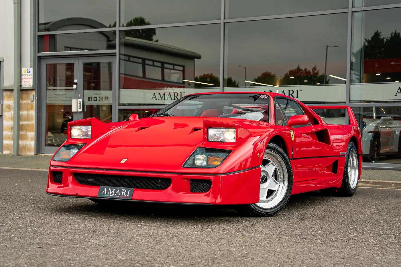 1992 Ferrari F40 proposée par un spécialiste de la supercar à Preston, Royaume-Uni, photo 13 sur 25