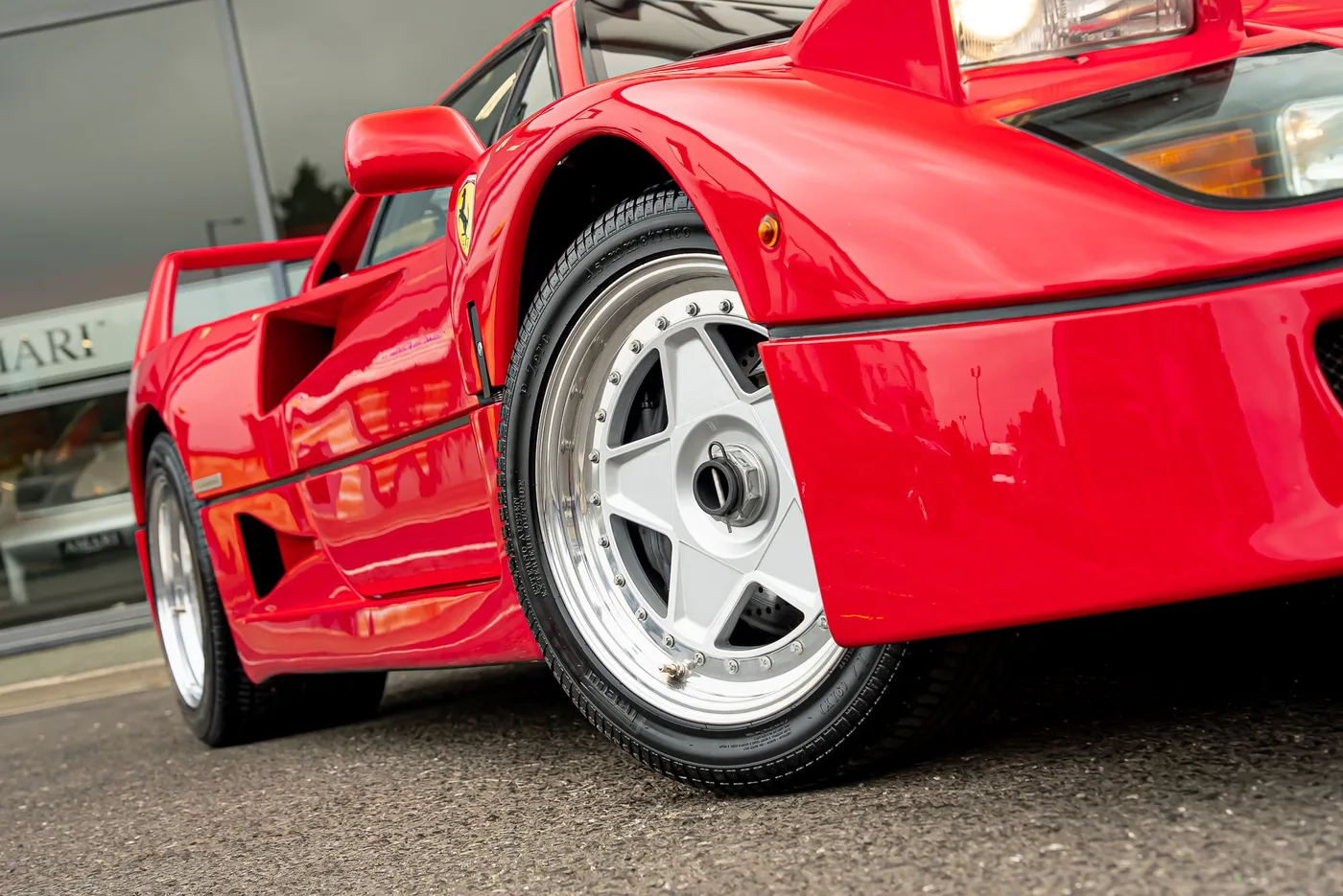 1992 Ferrari F40 proposée par un spécialiste de la supercar à Preston, Royaume-Uni, photo 17 sur 25