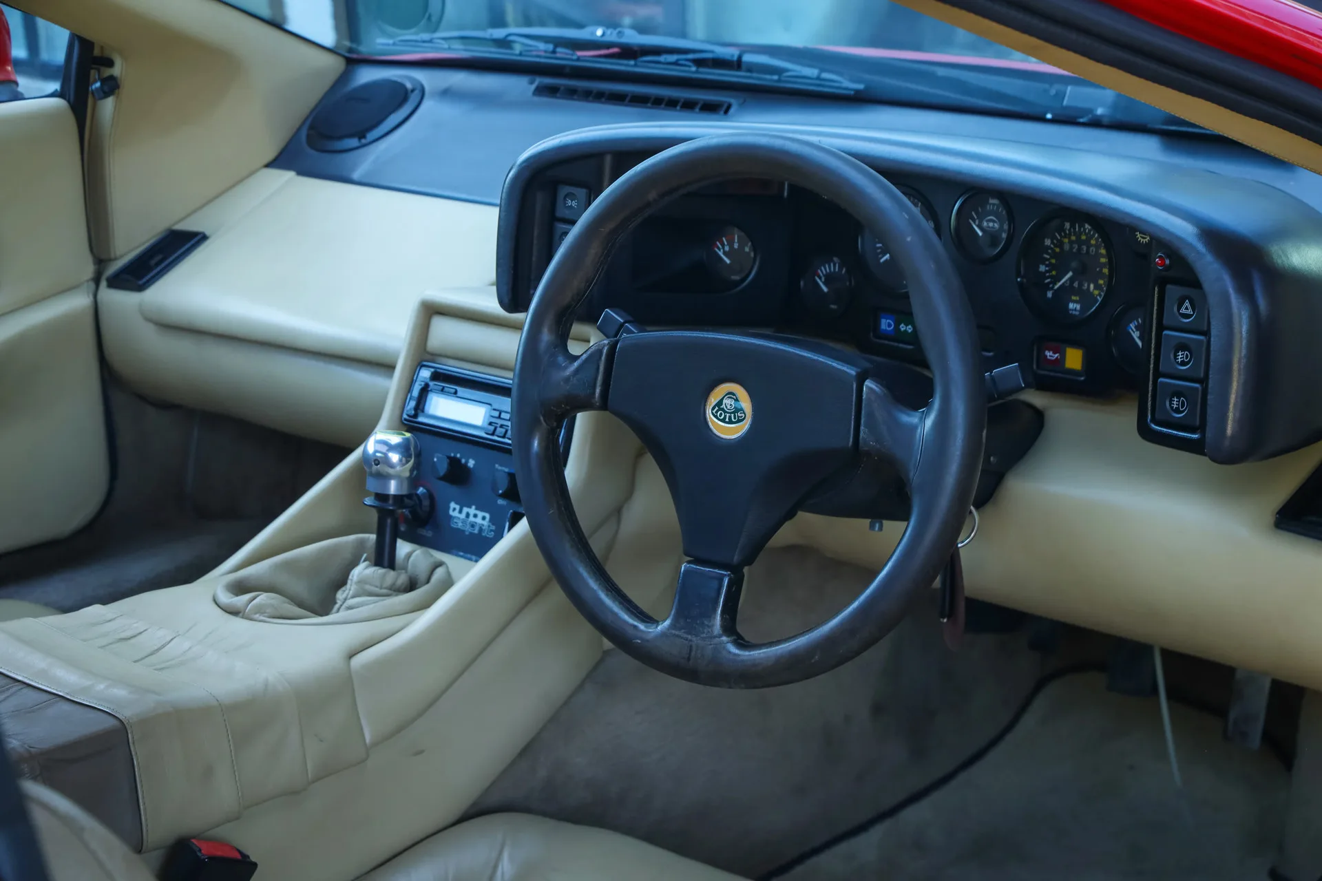 1992 Lotus Esprit S Turbo, 3/30
