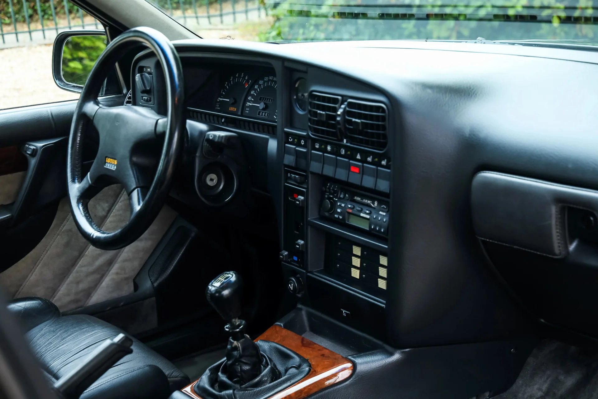 1992 Lotus Omega, 27/30