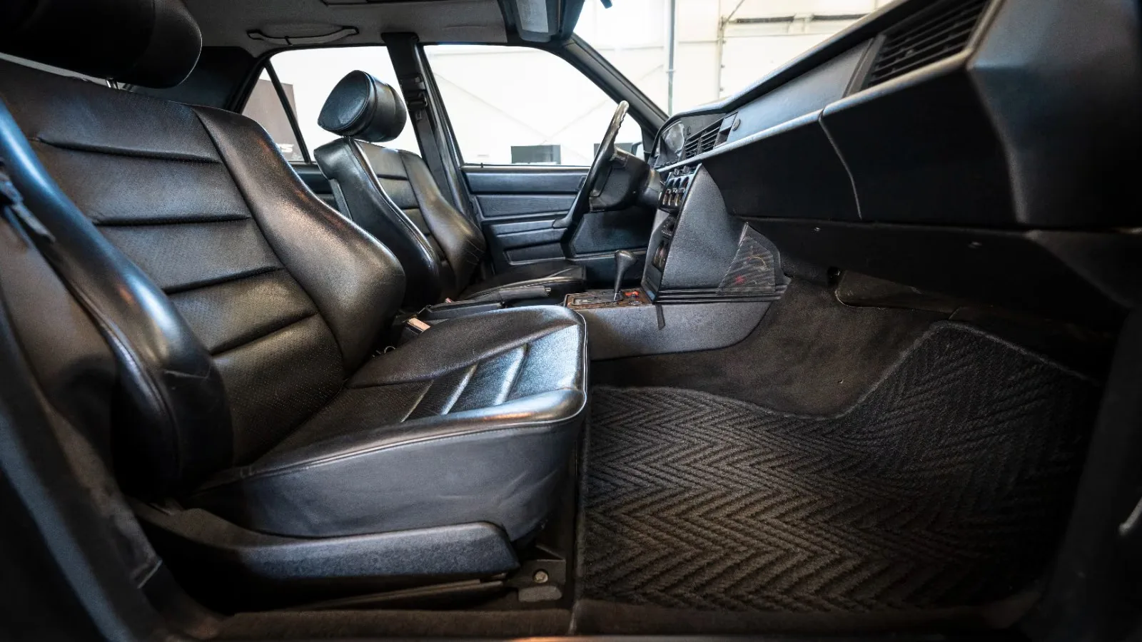 1992 Mercedes-Benz 190 E 2.5-16, 14/15