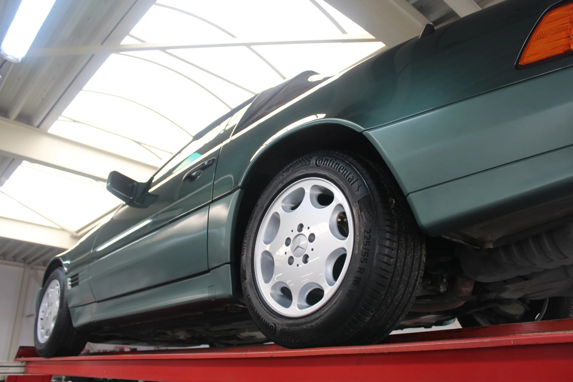 1992 Mercedes-Benz SL 300-24, 7/30