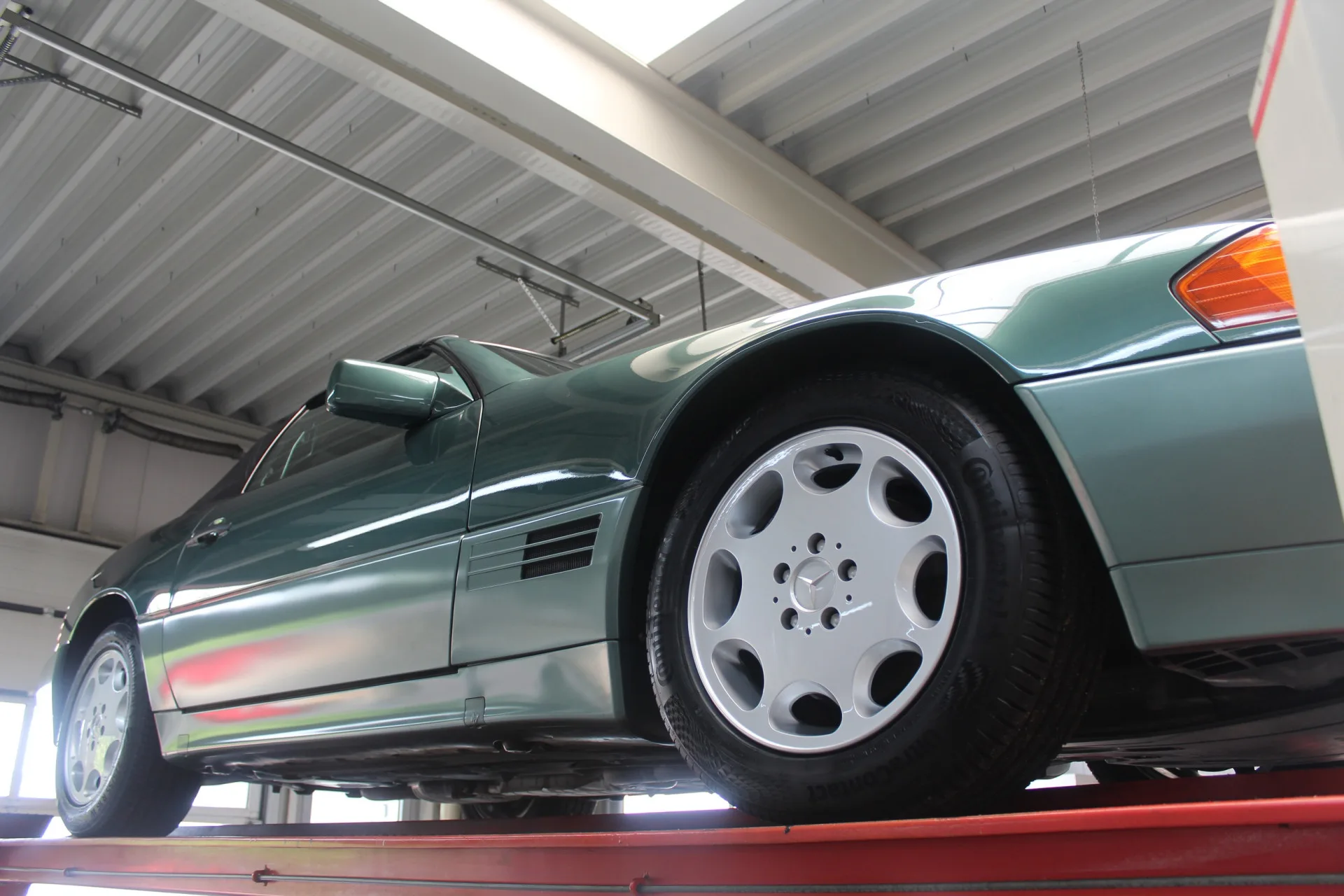 1992 Mercedes-Benz SL 300-24, 9/30