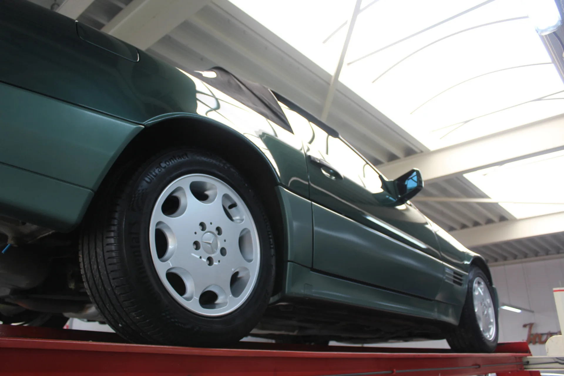 1992 Mercedes-Benz SL 300-24, 10/30