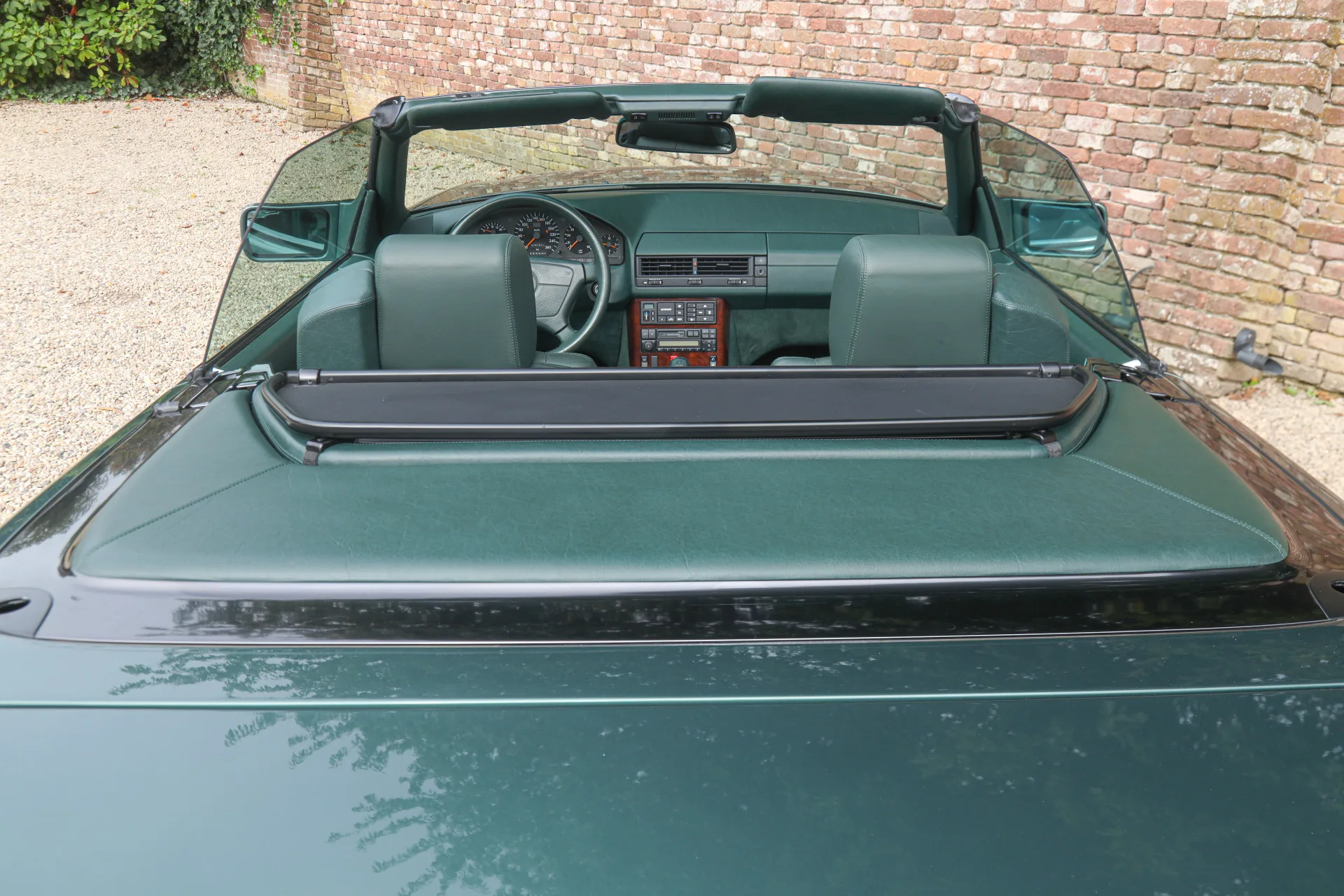 1992 Mercedes-Benz SL 300-24, 23/30