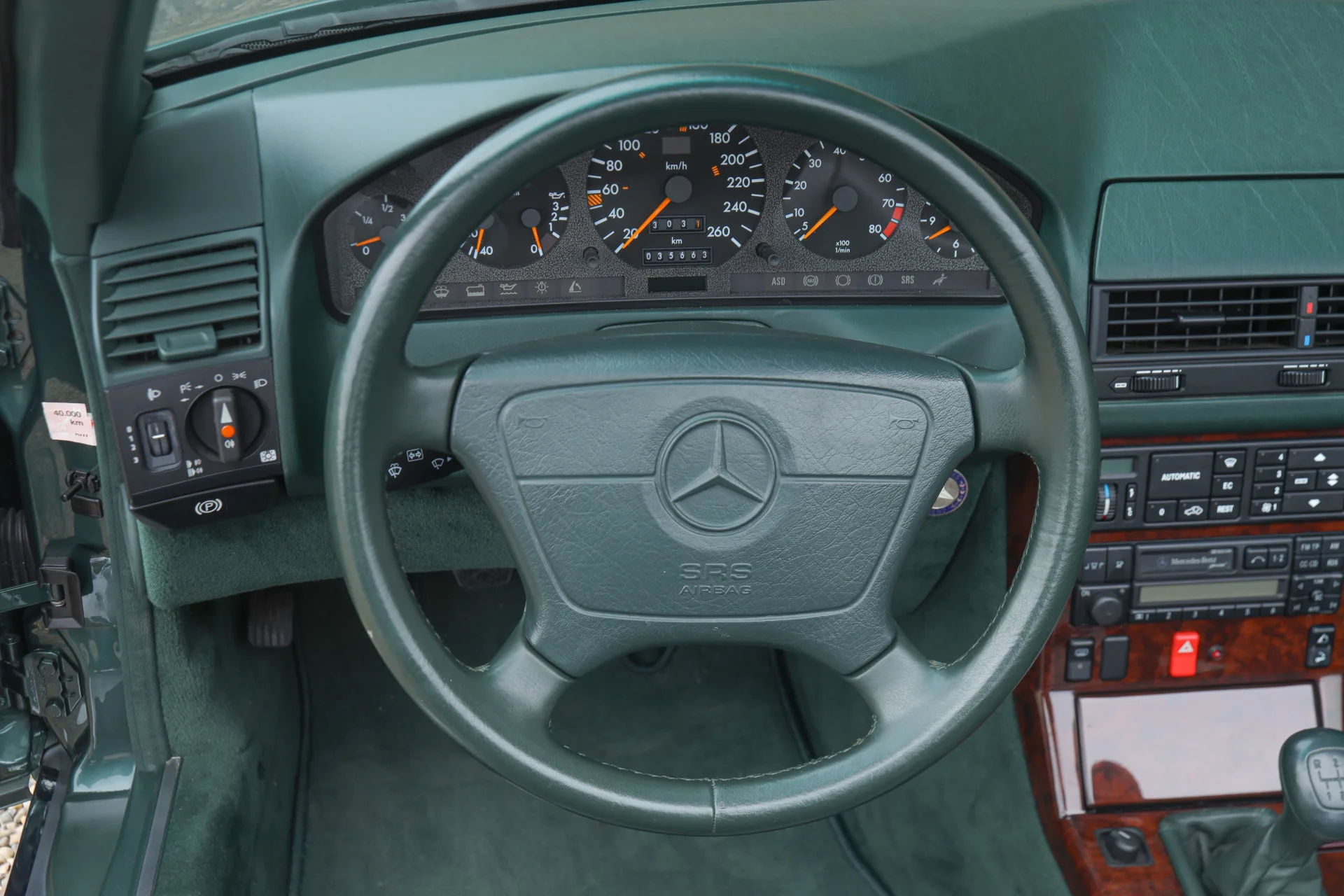 1992 Mercedes-Benz SL 300-24, 28/30