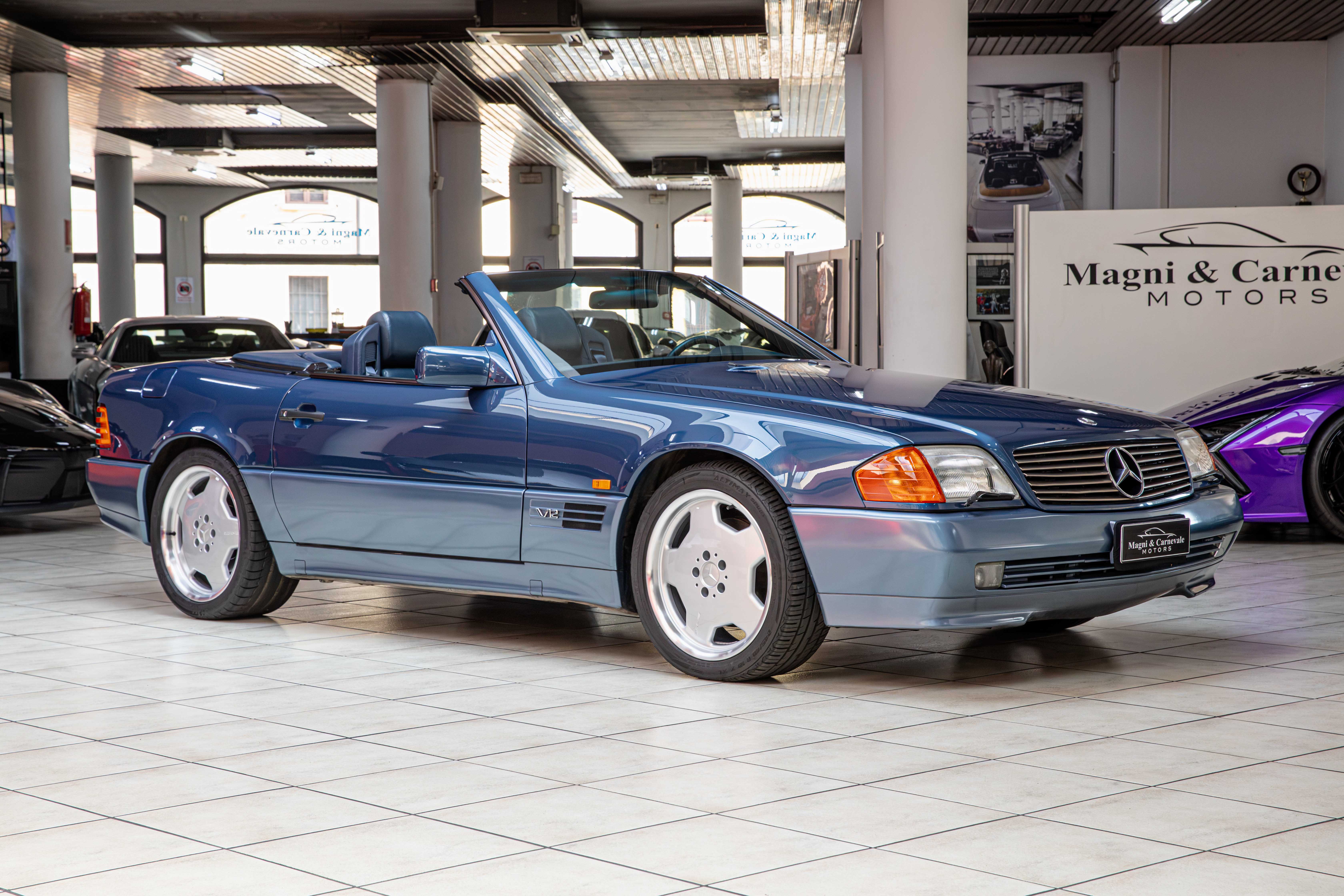 1992 Mercedes-Benz SL 600 offered by a specialist dealer in Milan, Italy, photo 4 of 20
