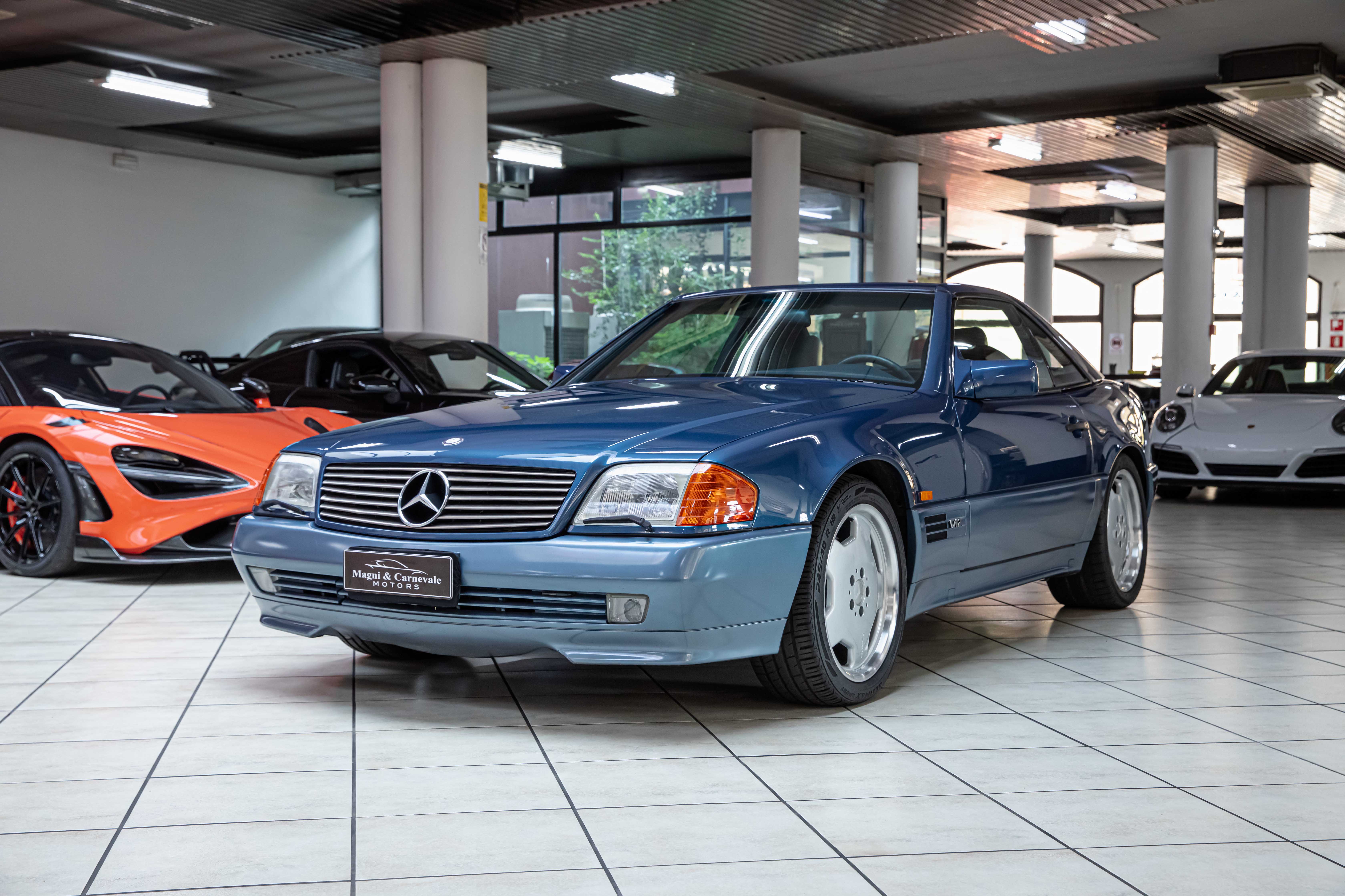 1992 Mercedes-Benz SL 600 offered by a specialist dealer in Milan, Italy, photo 7 of 20