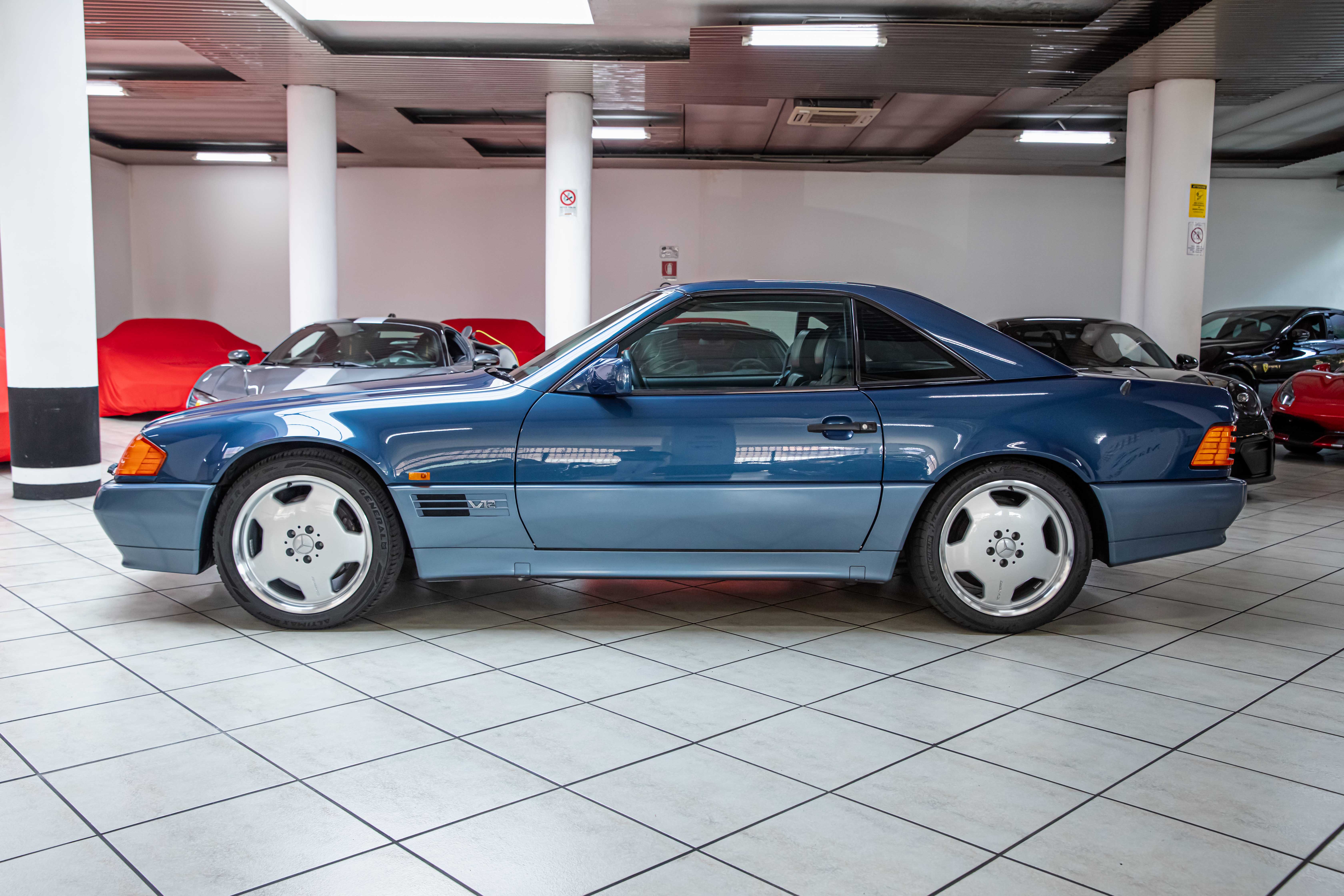 1992 Mercedes-Benz SL 600 offered by a specialist dealer in Milan, Italy, photo 8 of 20