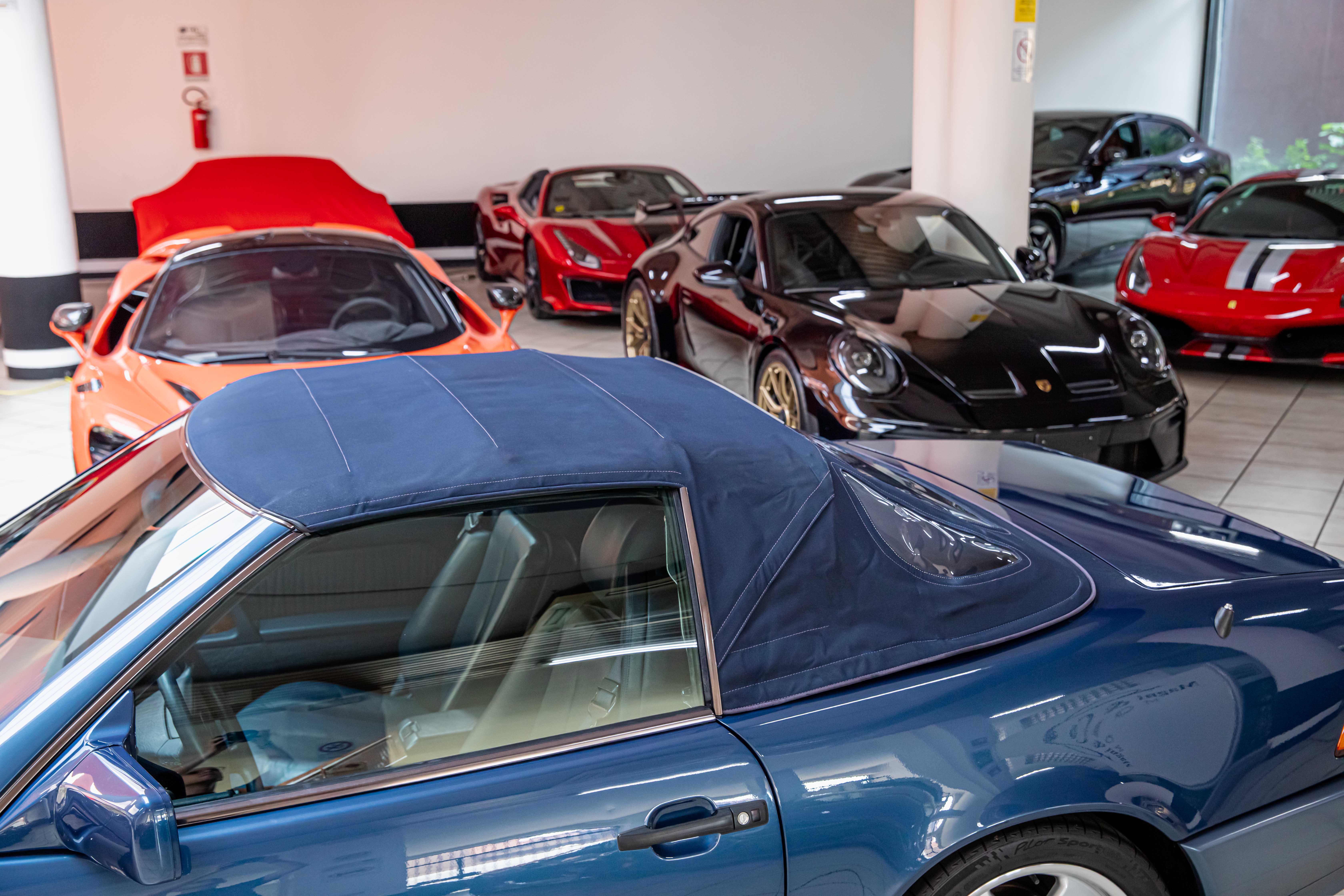 1992 Mercedes-Benz SL 600 offered by a specialist dealer in Milan, Italy, photo 16 of 20