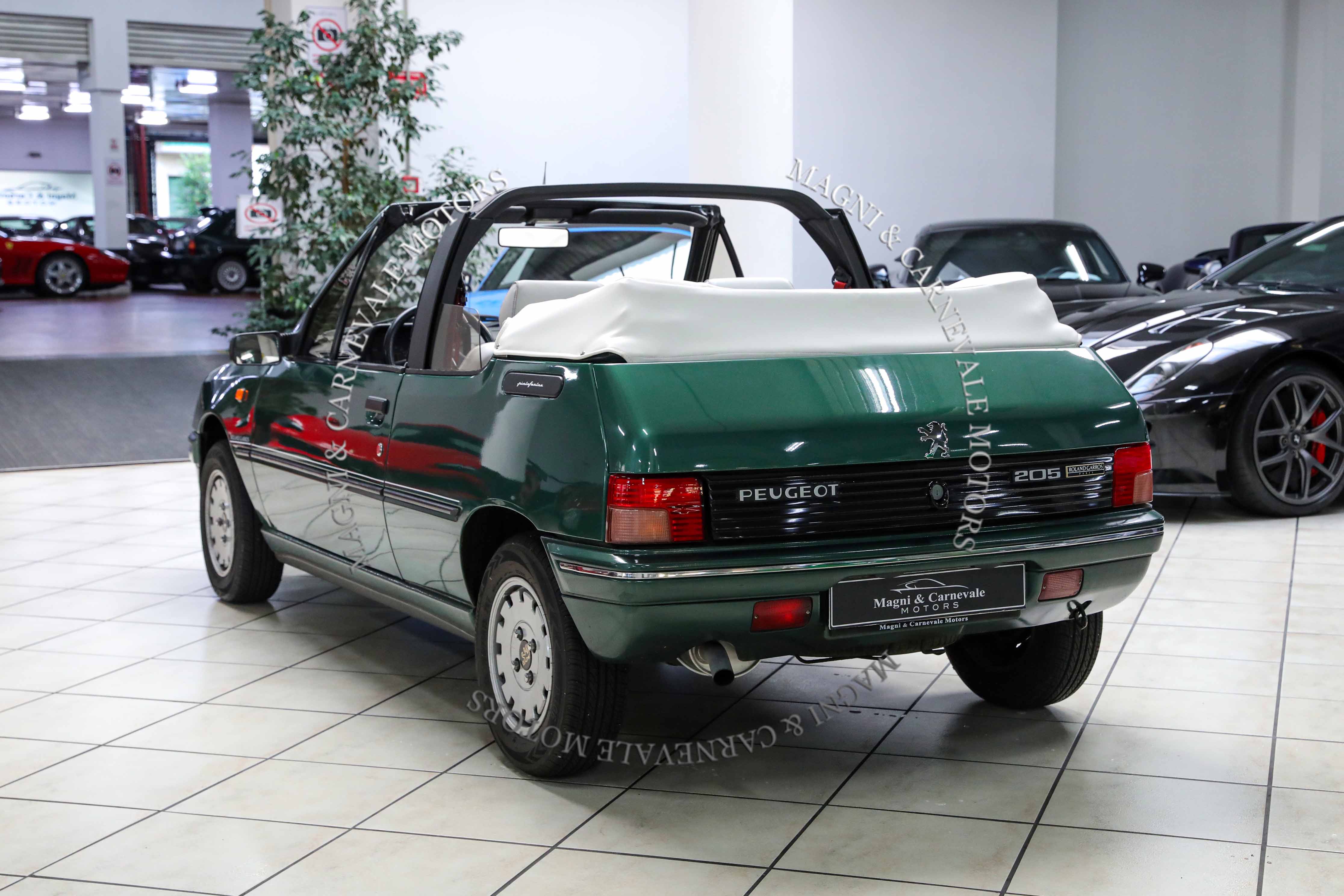 1992 Peugeot 205 Cabriolet offered by a specialist dealer in Milan, Italy, photo 10 of 20