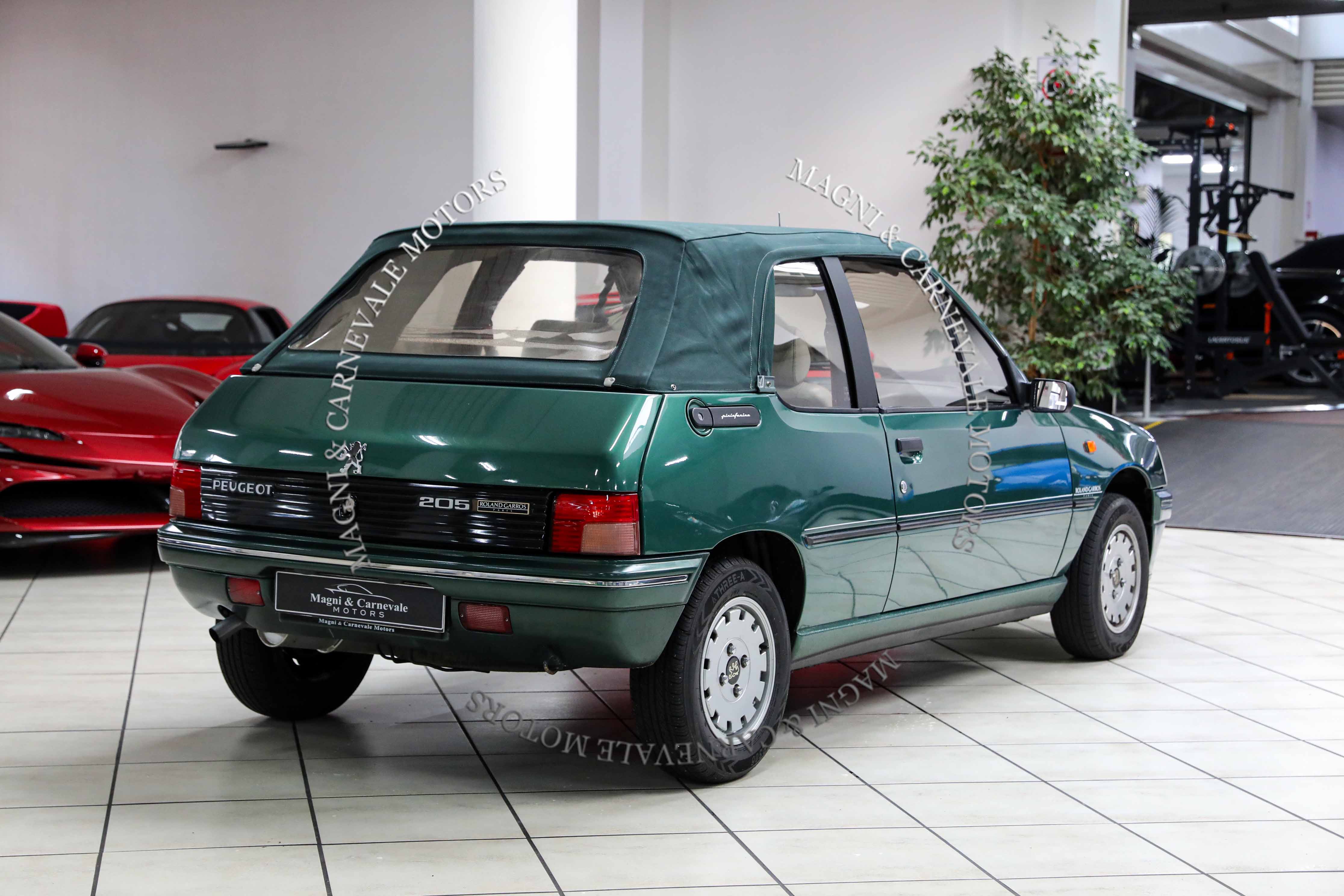 1992 Peugeot 205 Cabriolet offered by a specialist dealer in Milan, Italy, photo 13 of 20