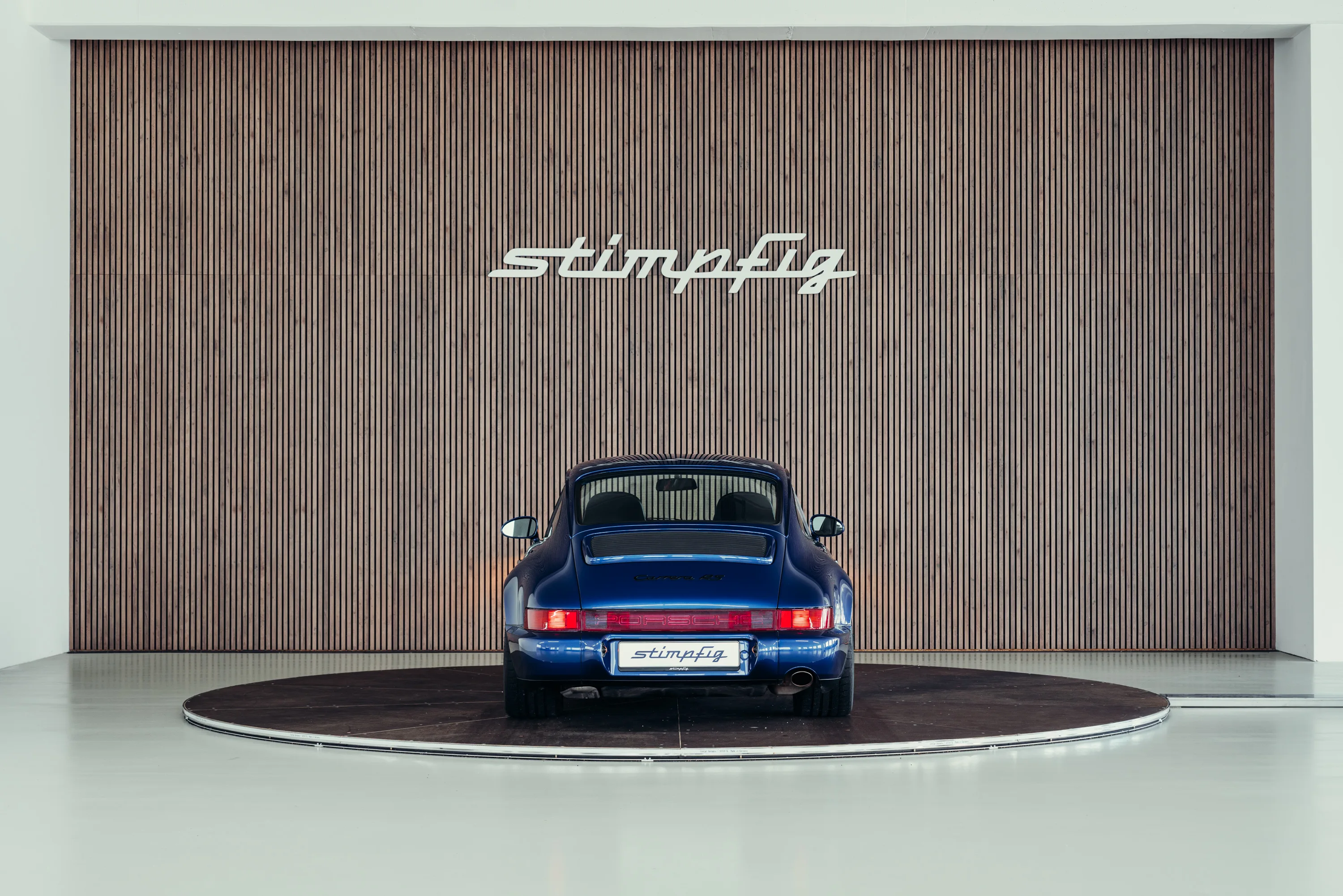 1992 Porsche 911 Carrera RS angeboten von einem Oldtimerspezialisten in Stuttgart, Deutschland, Foto 4 von 25