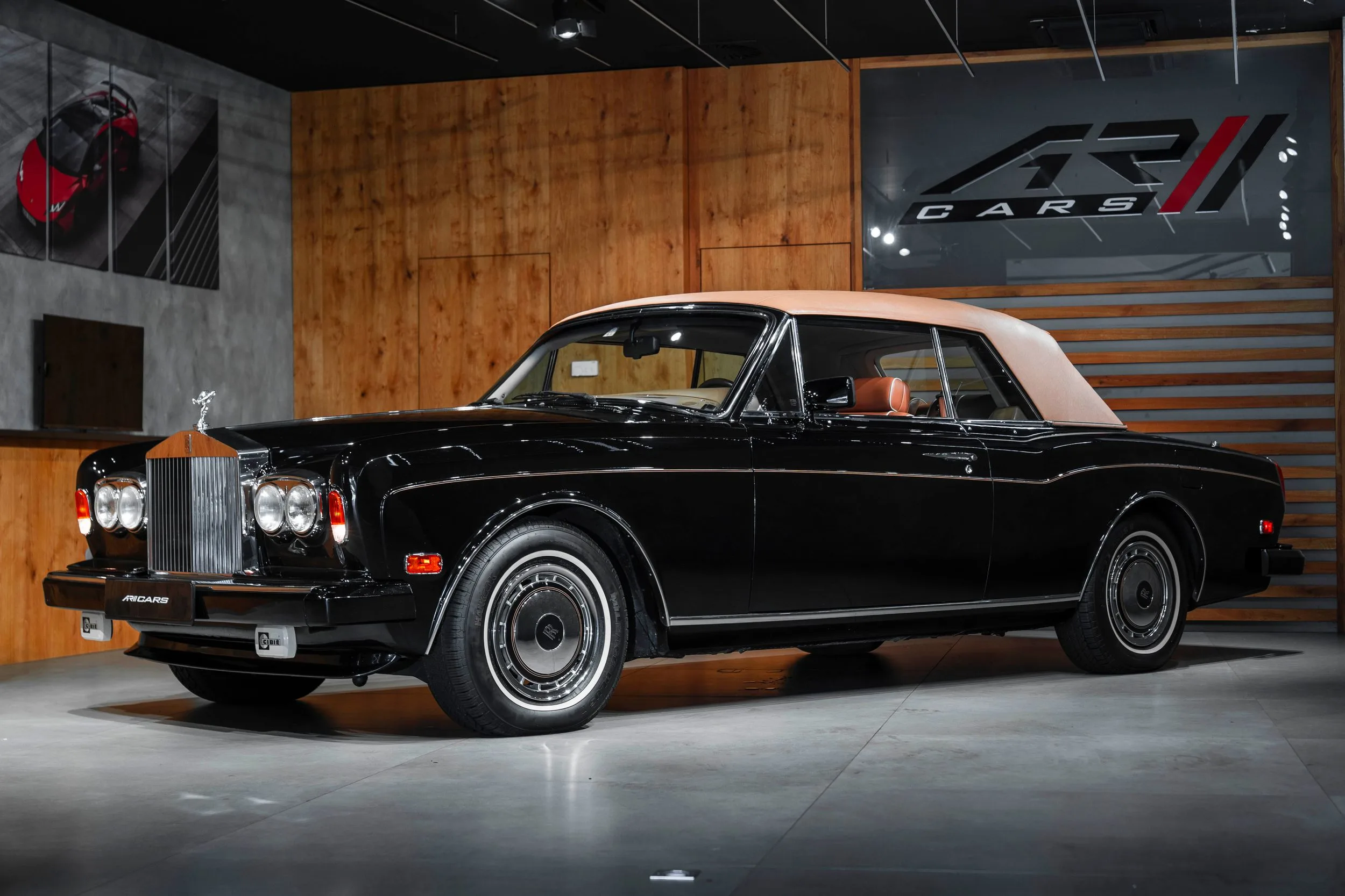 1992 Rolls-Royce Corniche IV offered by a specialist dealer in Bratislava, Slovakia, main photo