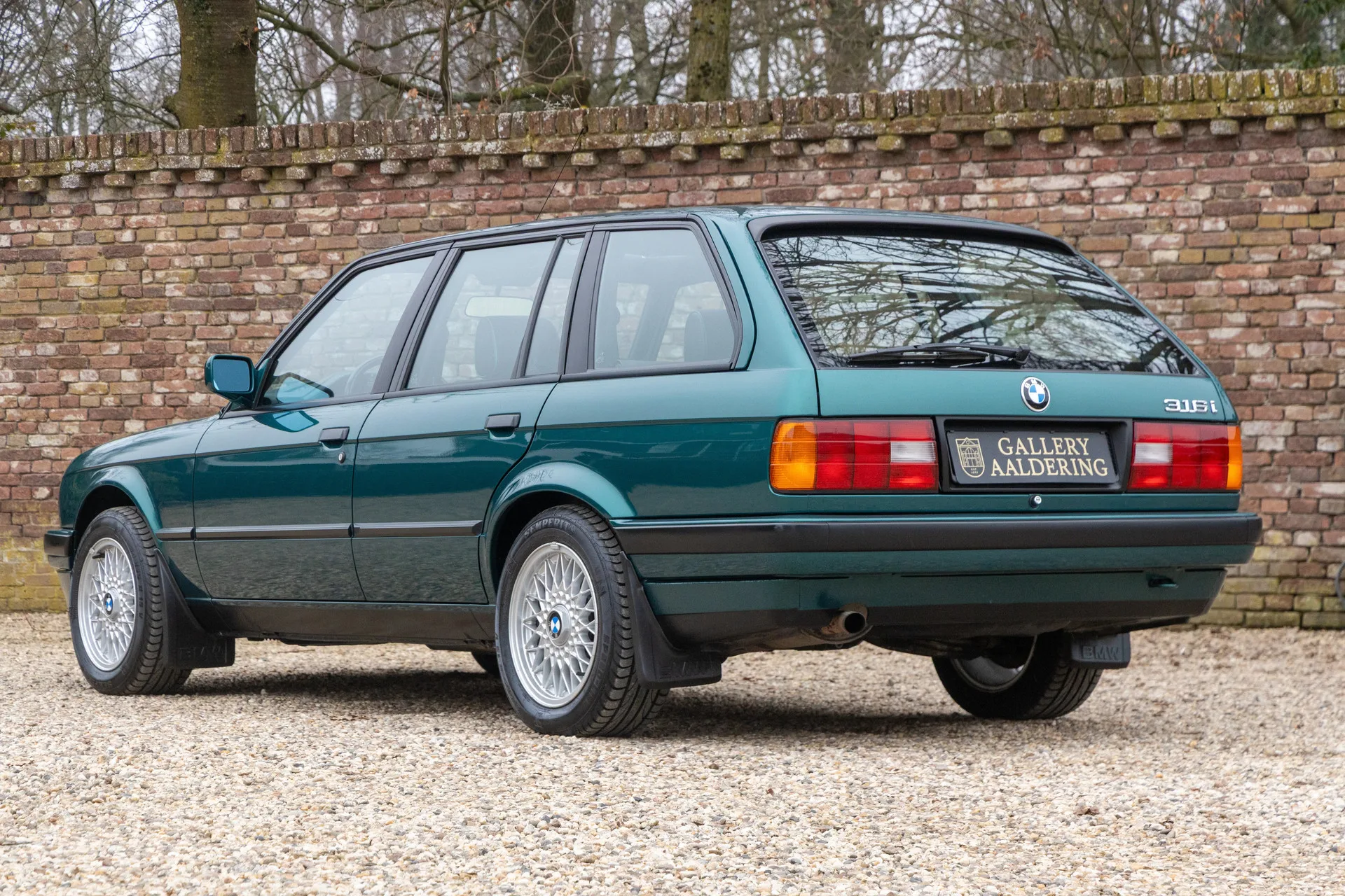 1993 BMW 3 Series Touring 316i Design Edition, 2/30