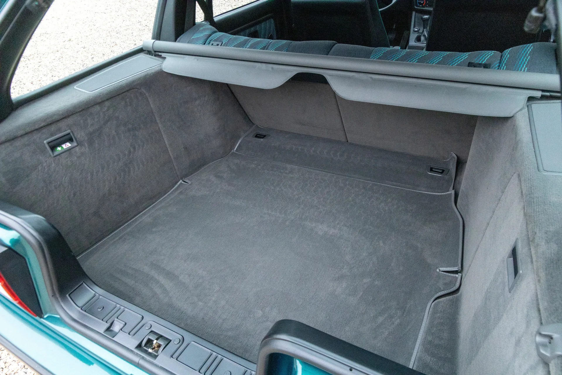 1993 BMW 3 Series Touring 316i Design Edition, 28/30