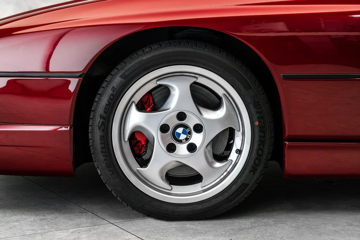 1993 BMW 850CSi offered by a specialist dealer in Ostrava, Czechia, photo 2 of 15