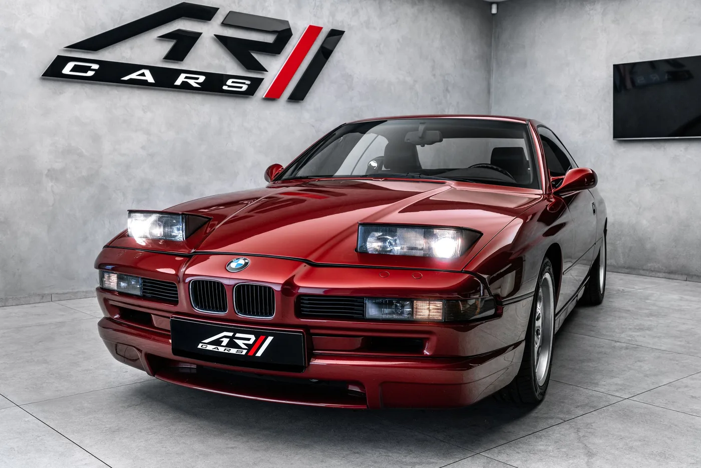 1993 BMW 850CSi offered by a specialist dealer in Ostrava, Czechia, photo 3 of 15