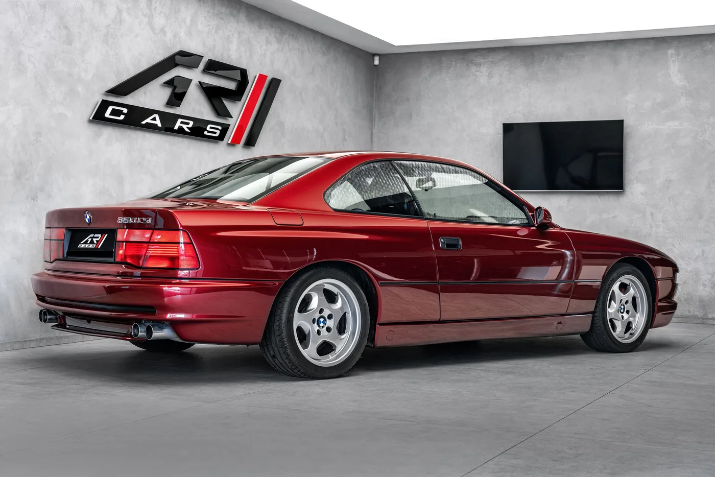 1993 BMW 850CSi offered by a specialist dealer in Ostrava, Czechia, photo 5 of 15