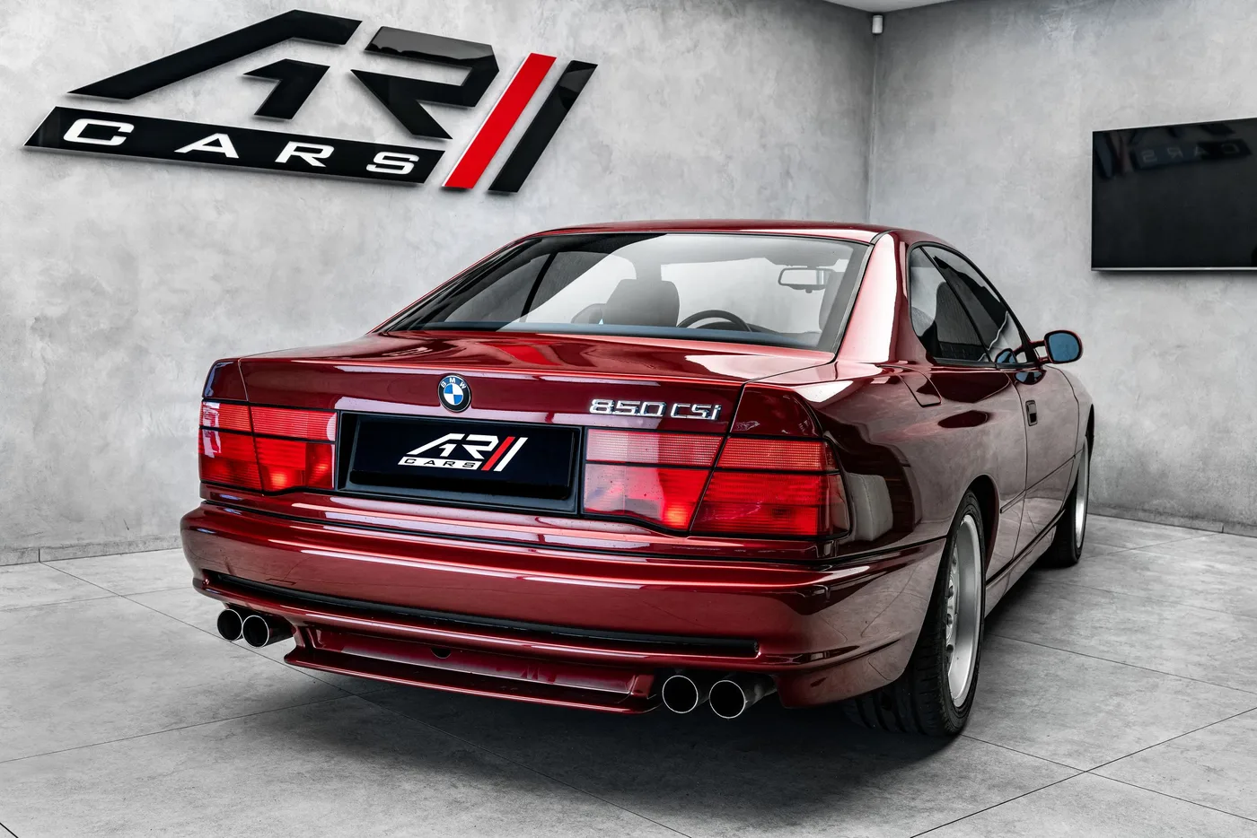 1993 BMW 850CSi offered by a specialist dealer in Ostrava, Czechia, photo 6 of 15