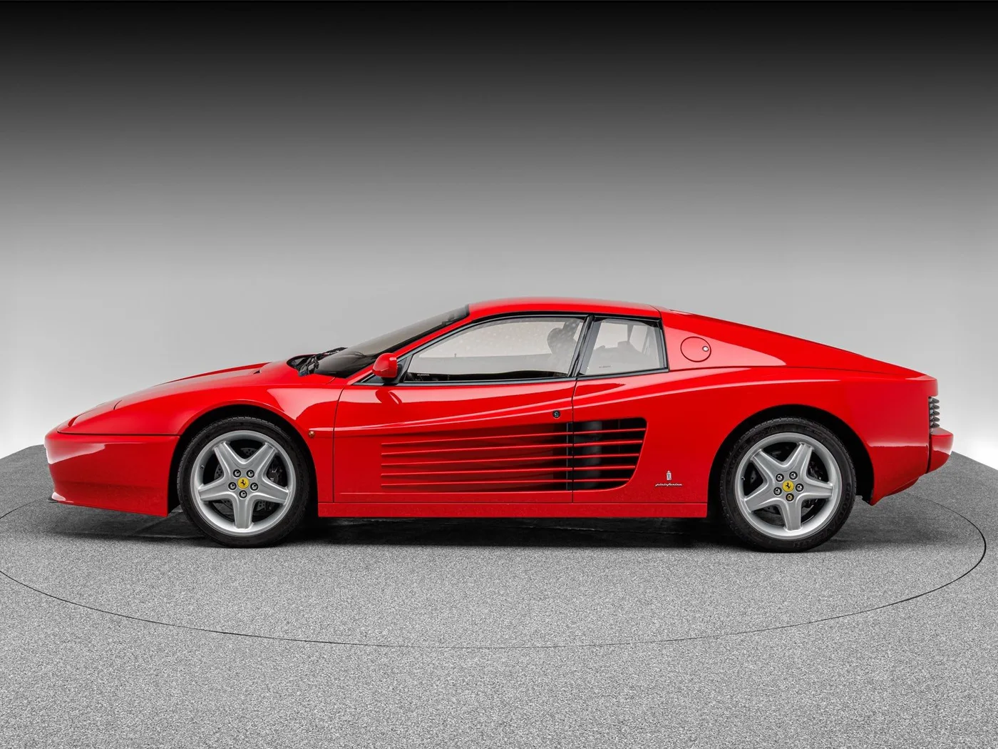 1993 Ferrari 512 TR offered by a specialist dealer in Böblingen, Germany, photo 2 of 15