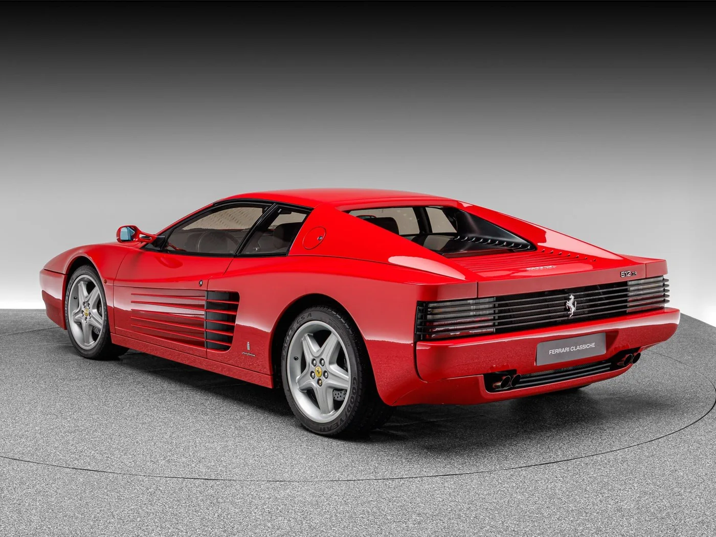 1993 Ferrari 512 TR offered by a specialist dealer in Böblingen, Germany, photo 3 of 15