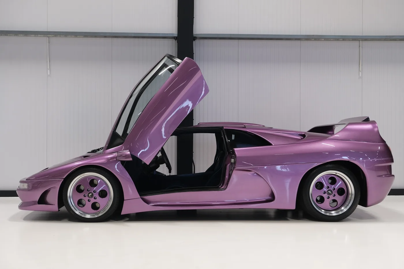 1993 Lamborghini Diablo GTR Evolution offered by a collector car dealer in Alkmaar, Netherlands, photo 7 of 15