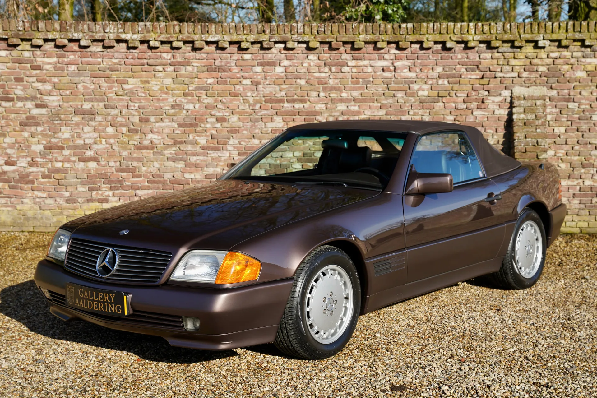 1993 Mercedes-Benz SL 300 R129 offered by a specialist dealer in Brummen, Netherlands, main photo