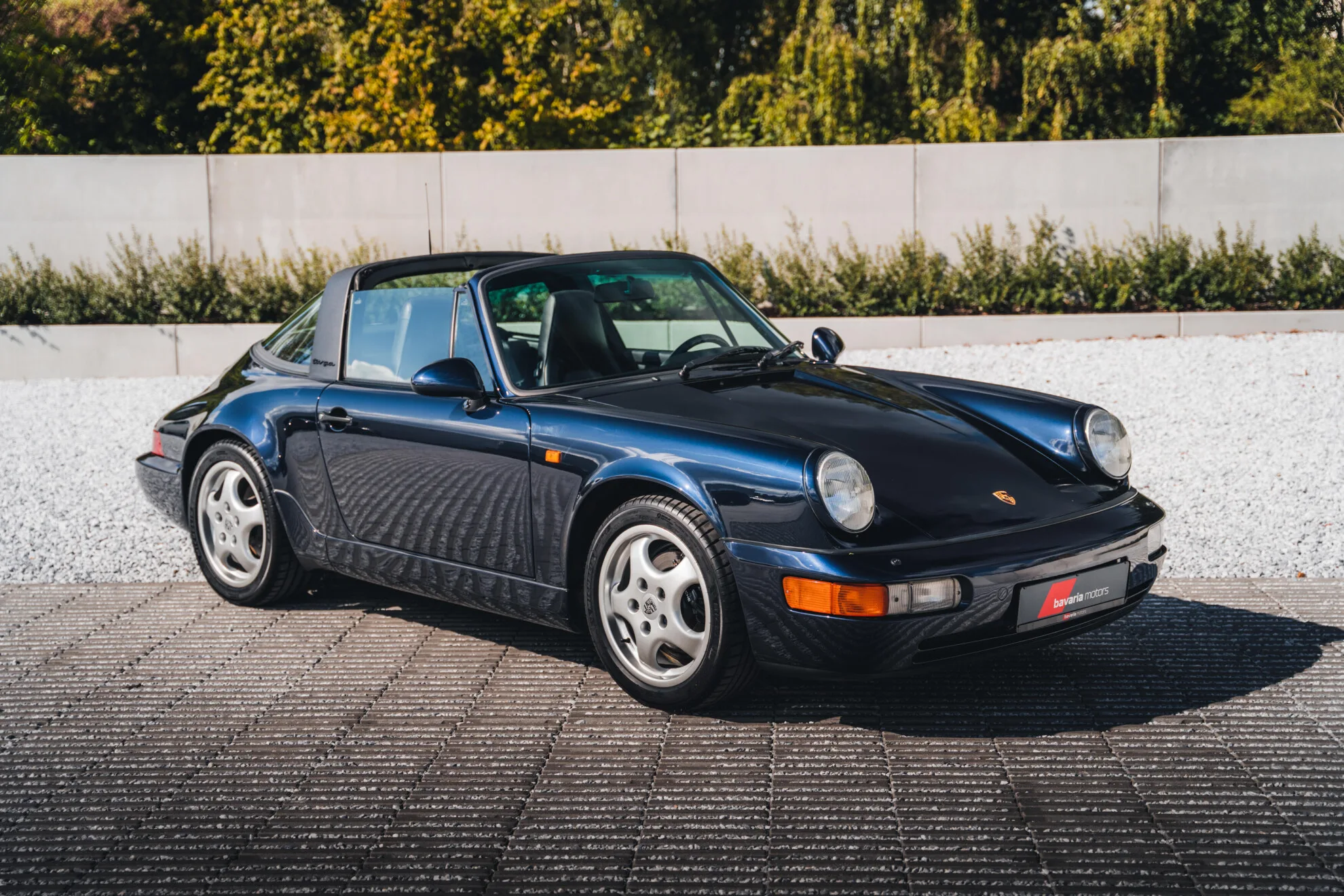 1993 Porsche 911 Carrera 2 offered by a specialist dealer in Harelbeke, Belgium, main photo