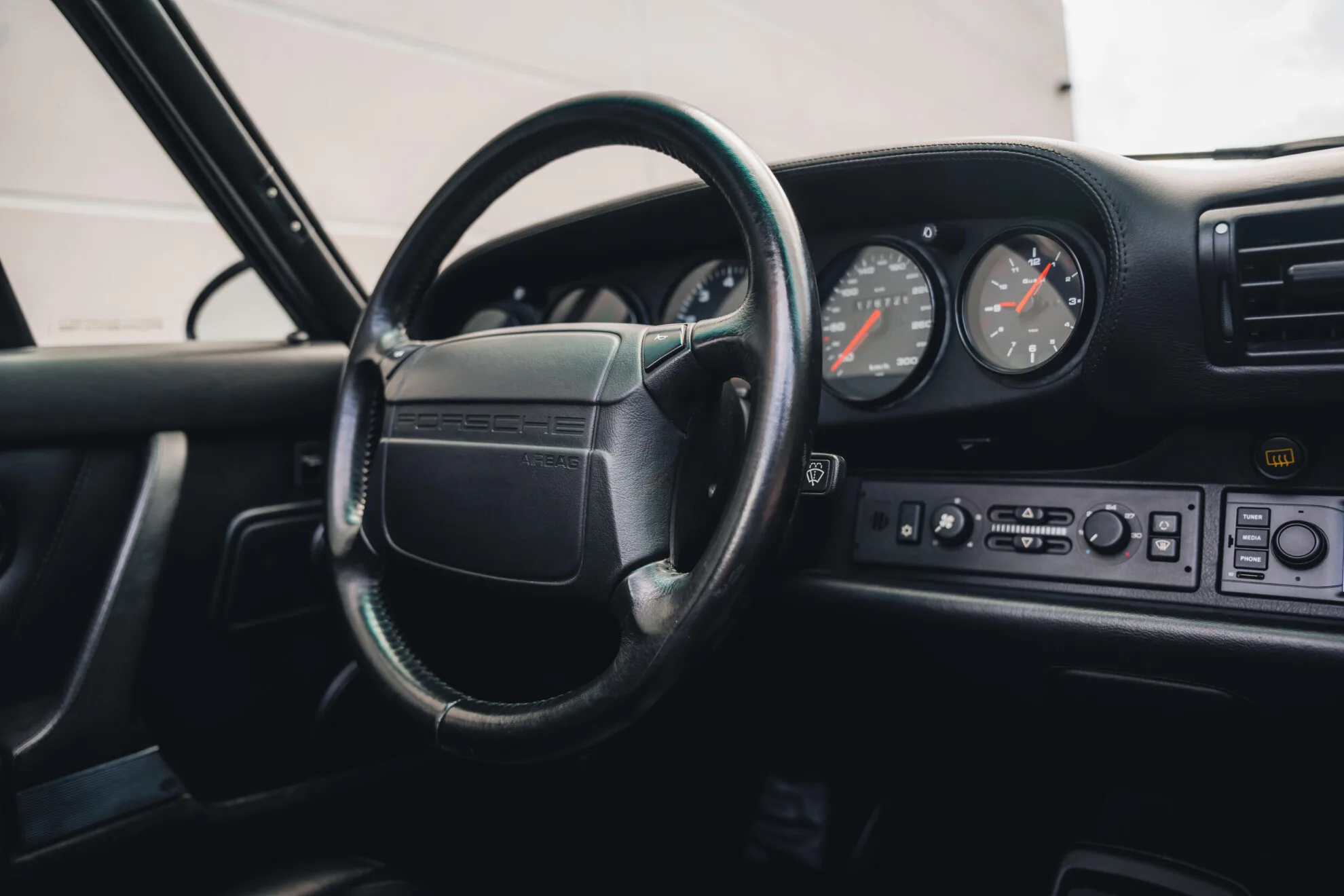 1993 Porsche 911 Carrera 2, 25/30