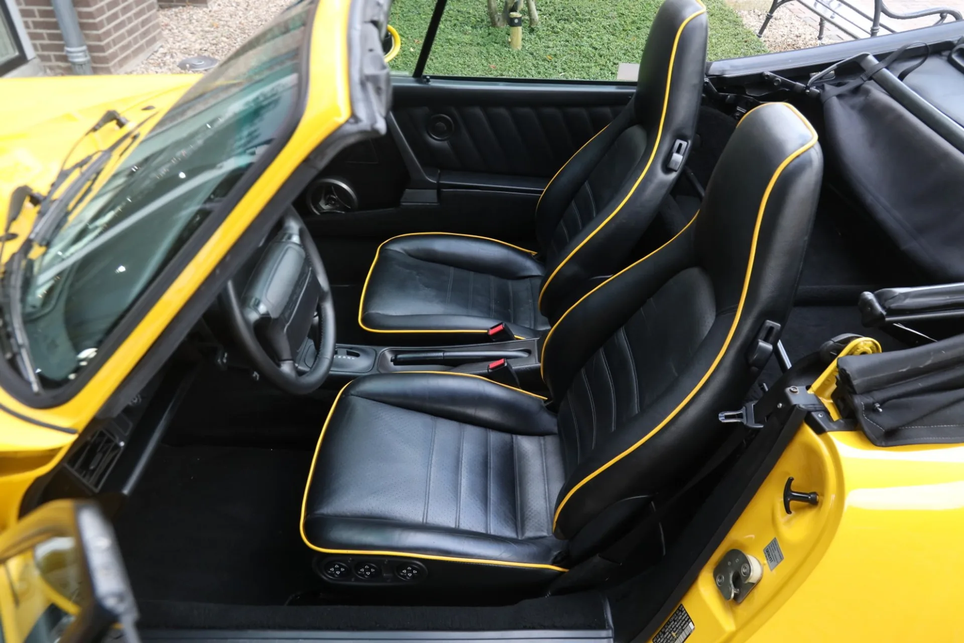 1993 Porsche 911 Carrera 2 America Roadster (964), 3/30