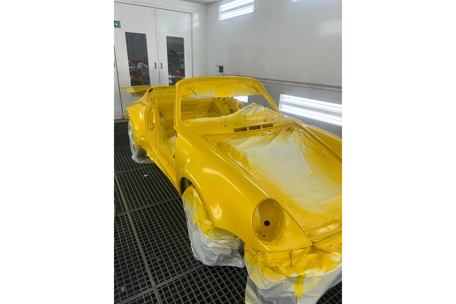 1993 Porsche 911 Carrera 2 America Roadster (964), 11/30
