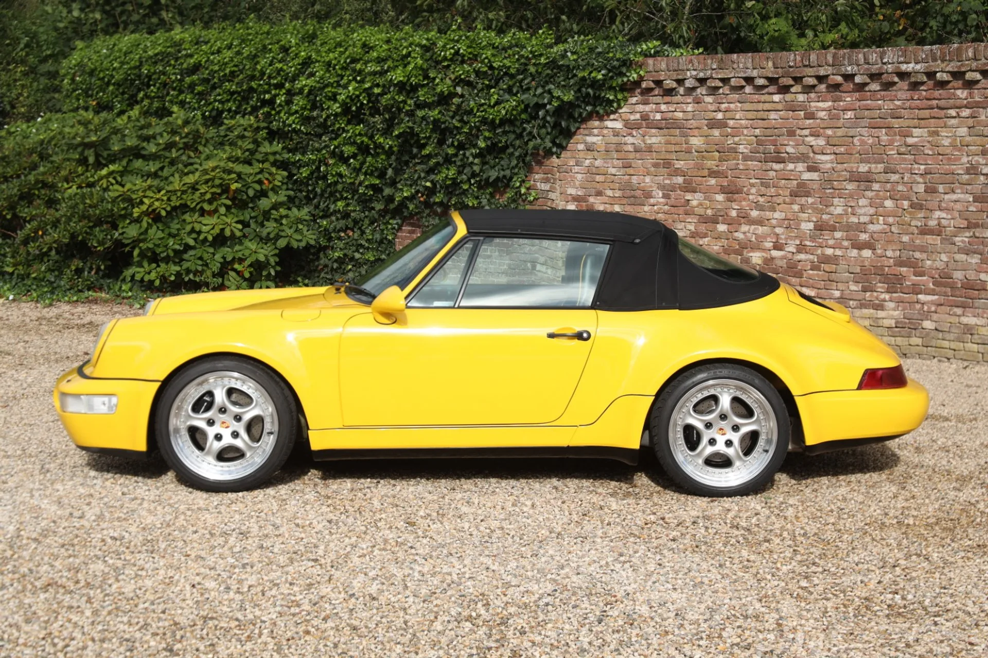 1993 Porsche 911 Carrera 2 America Roadster (964), 24/30