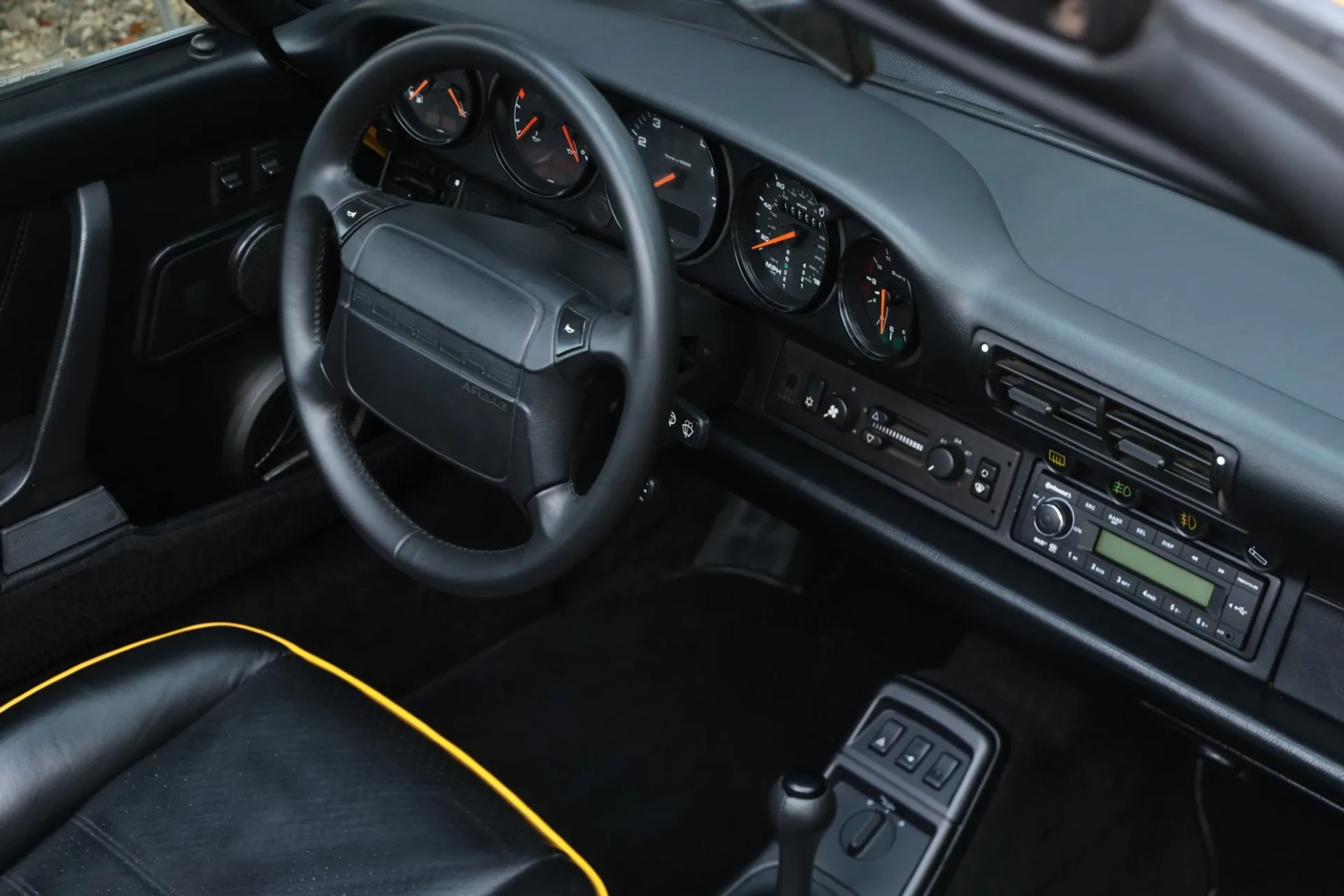 1993 Porsche 911 Carrera 2 America Roadster (964), 25/30