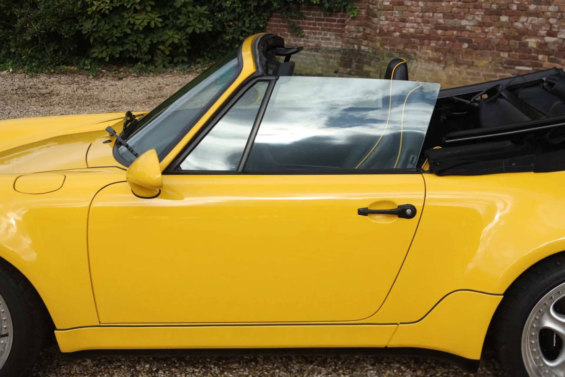 1993 Porsche 911 Carrera 2 America Roadster (964), 29/30