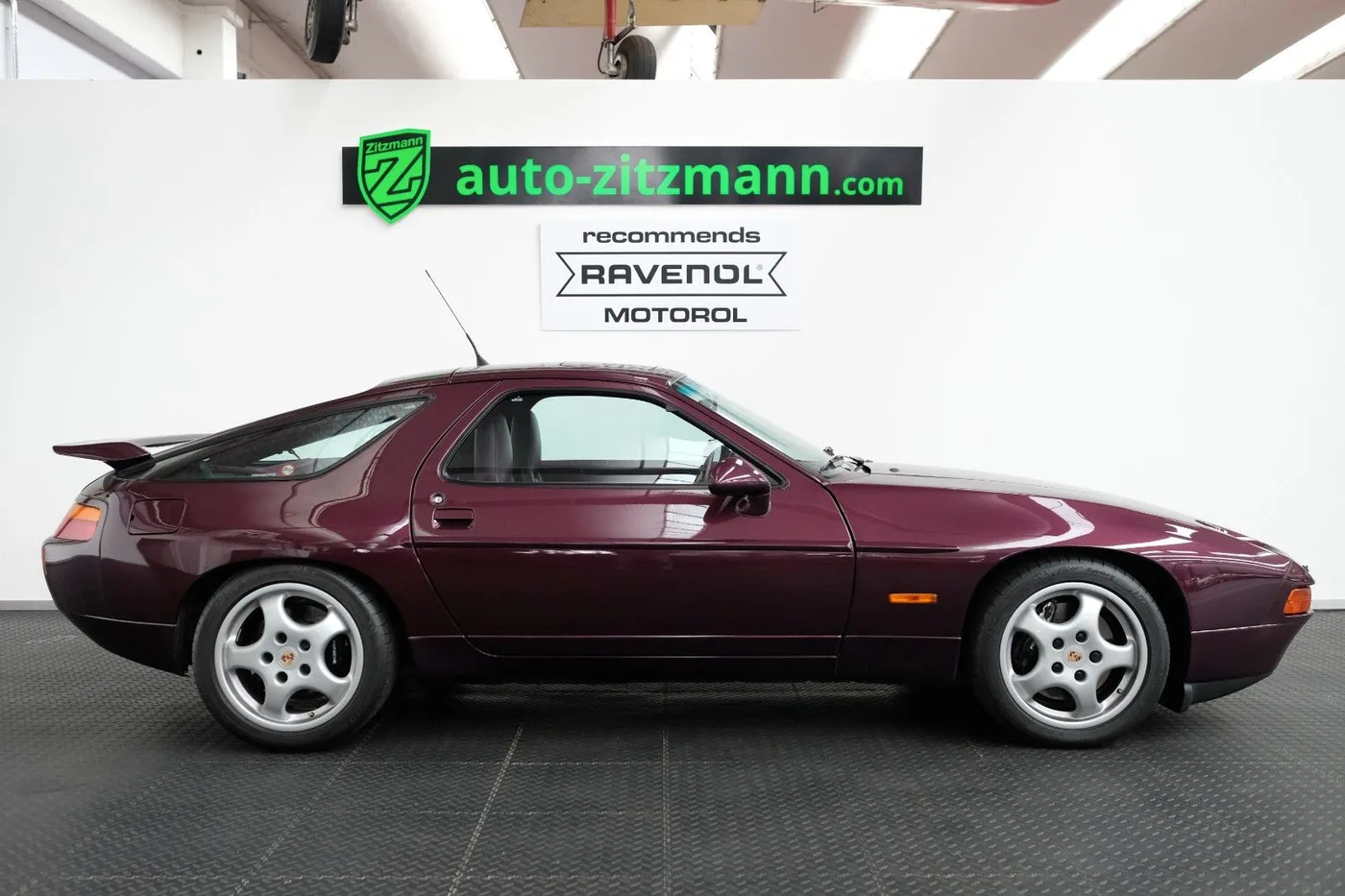 1993 Porsche 928 GTS angeboten von einem Fachhändler in Nuremberg, Deutschland, Foto 2 von 15