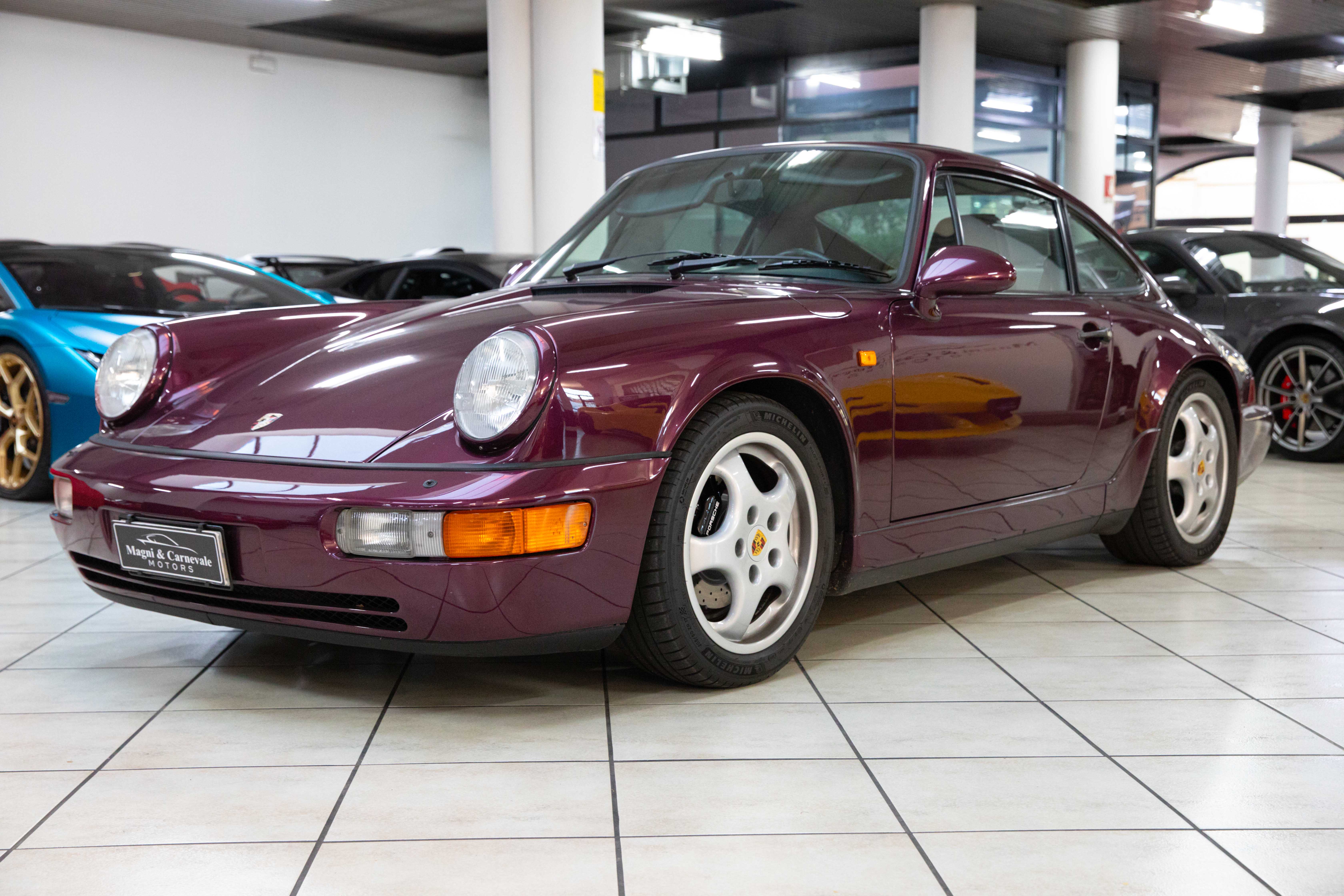 1993 Porsche 911 Carrera 2 offered by a specialist dealer in Milan, Italy, photo 6 of 20