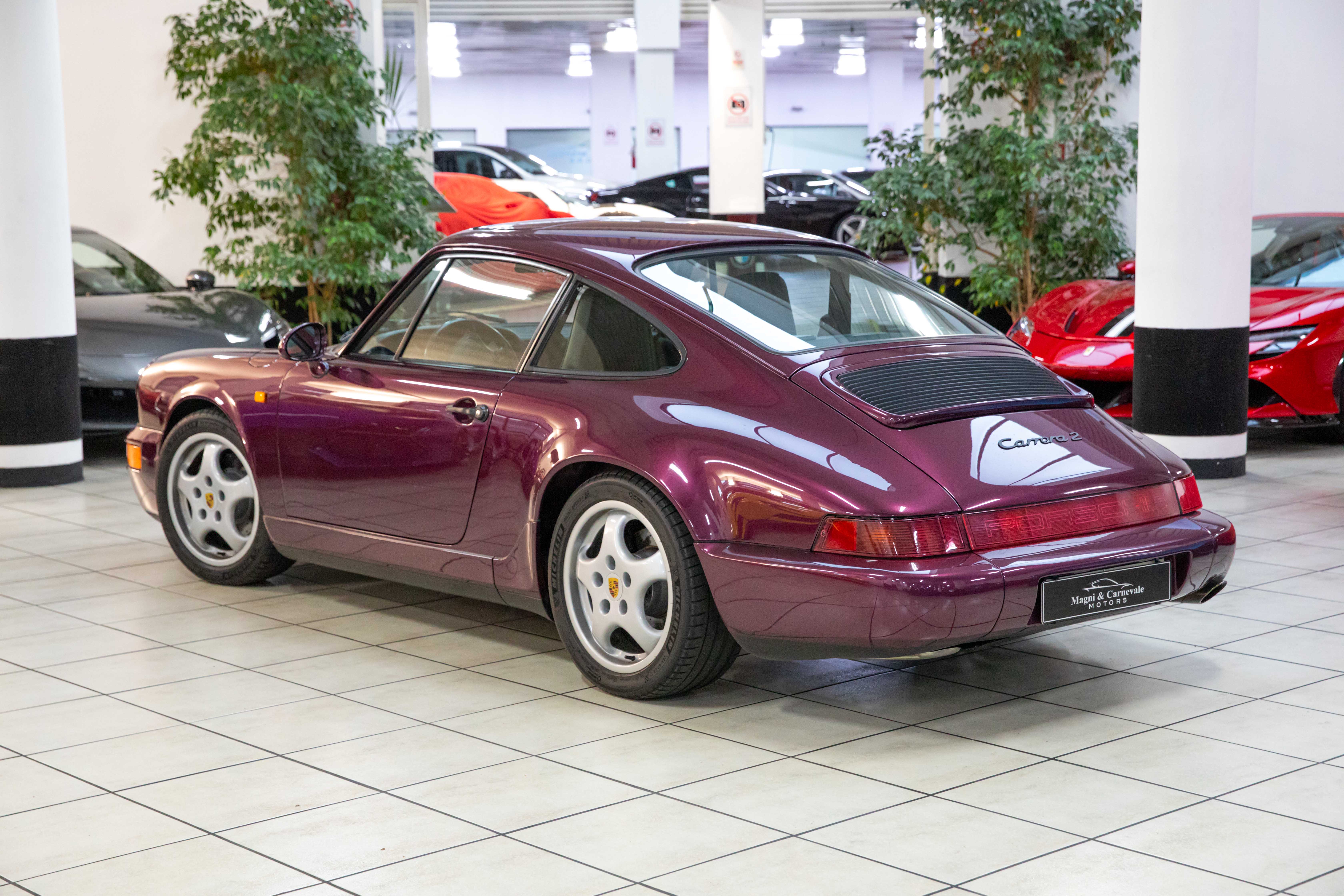 1993 Porsche 911 Carrera 2 offered by a specialist dealer in Milan, Italy, photo 11 of 20