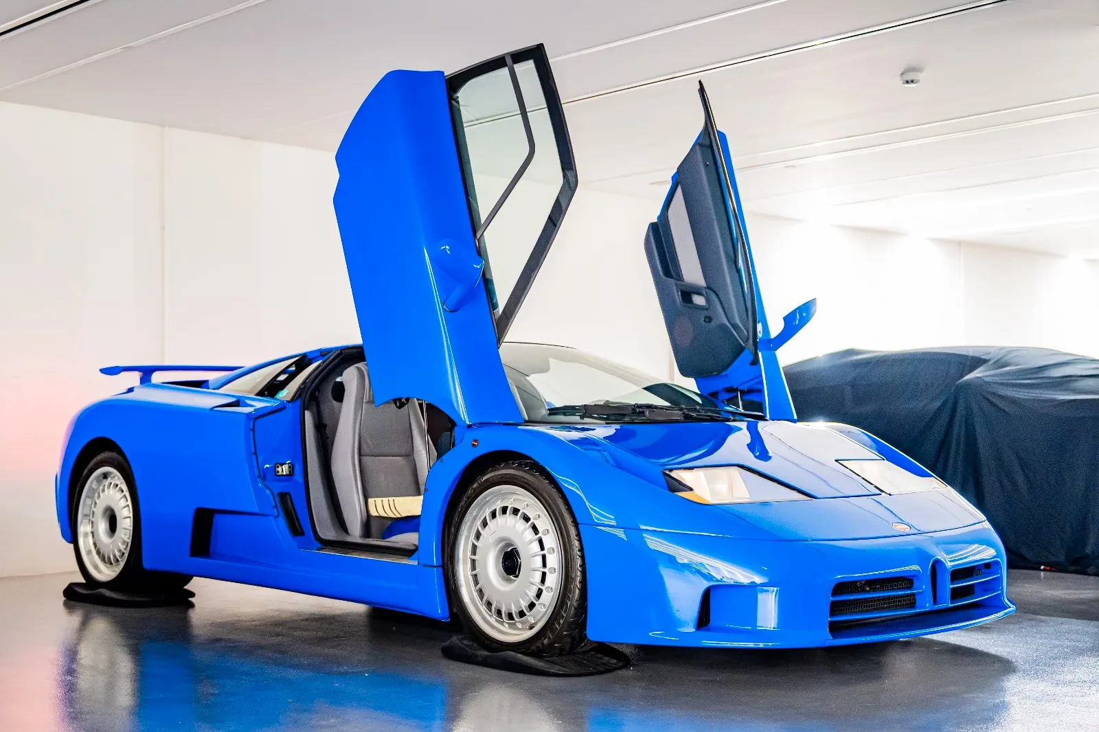 1994 Bugatti EB110 GT, 4/27