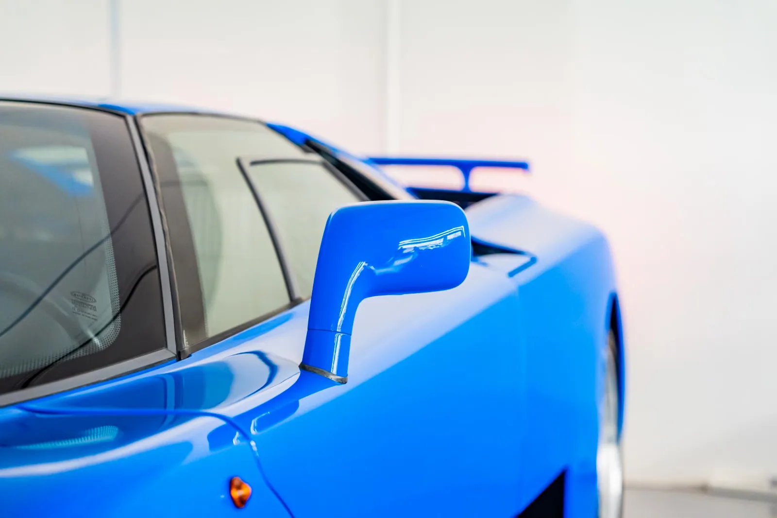1994 Bugatti EB110 GT, 9/27
