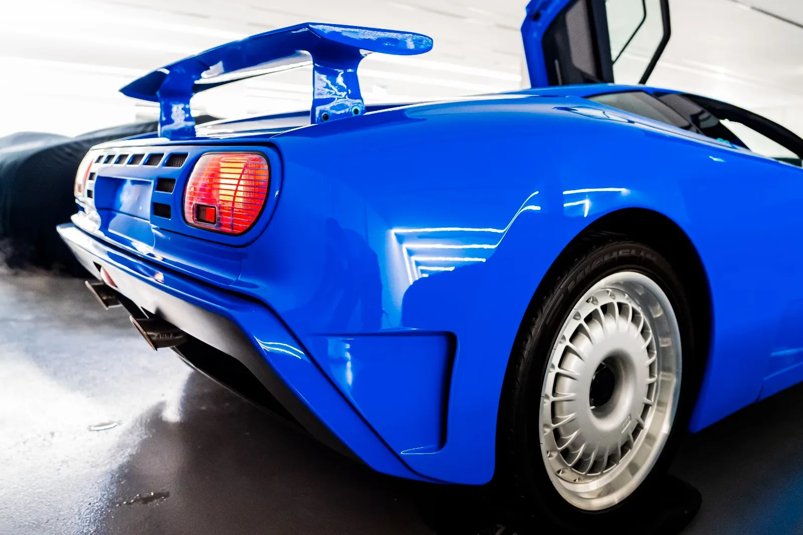 1994 Bugatti EB110 GT, 11/27