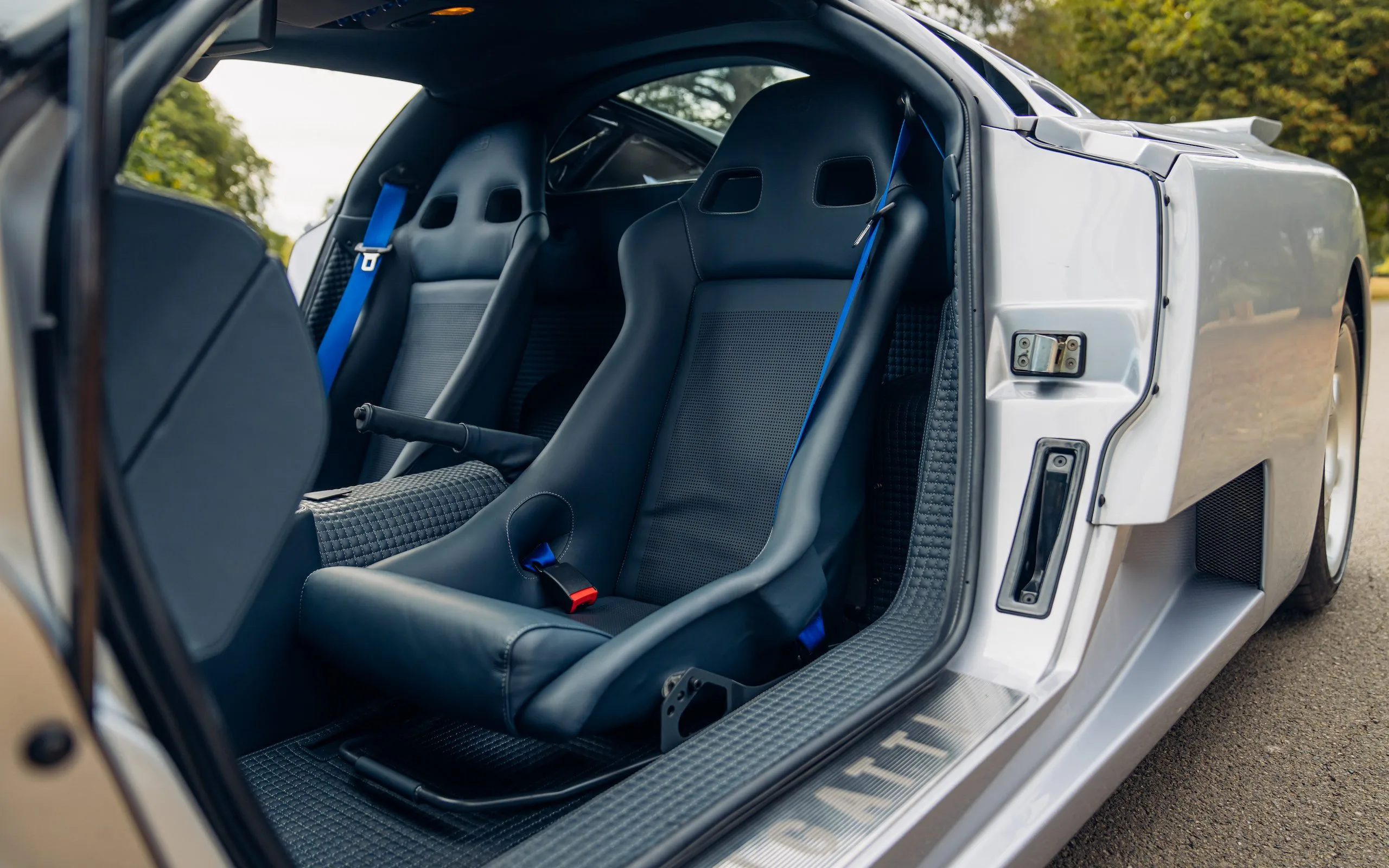 1994 Bugatti EB110 SS RHD Prototype 39055, 10/30