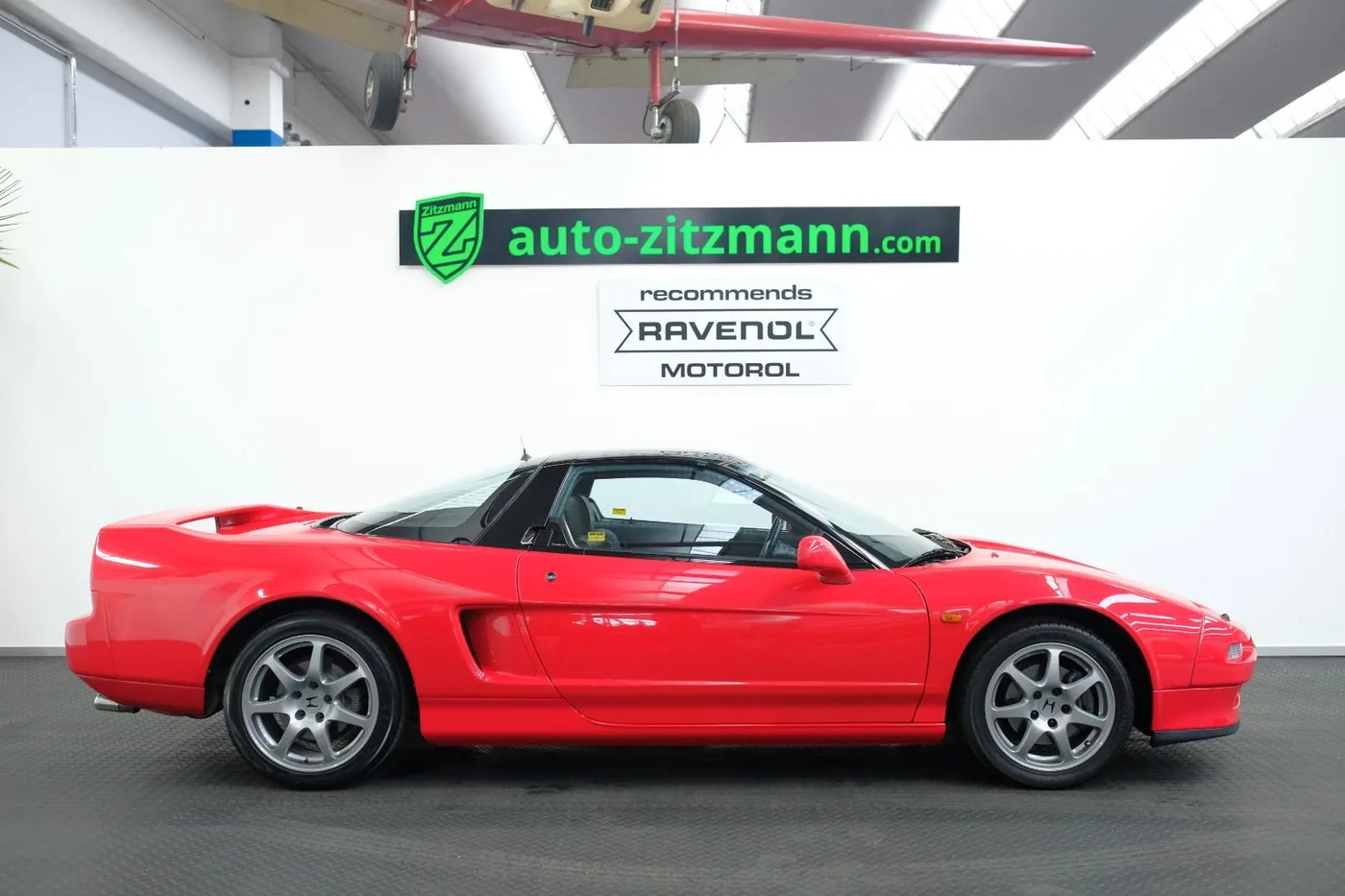 1994 Honda NSX offered by a specialist dealer in Nuremberg, Germany, photo 4 of 15