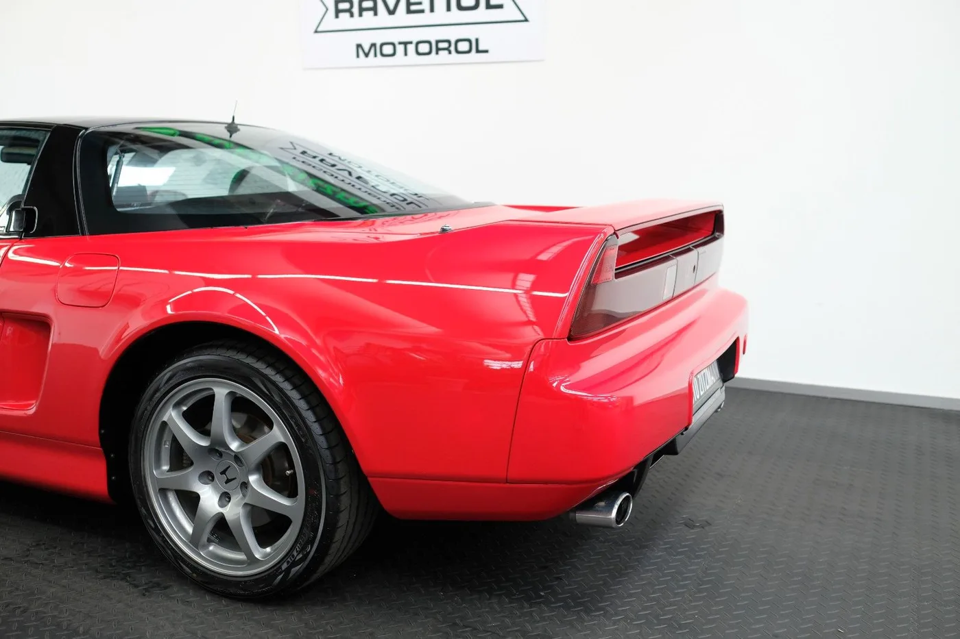 1994 Honda NSX offered by a specialist dealer in Nuremberg, Germany, photo 9 of 15
