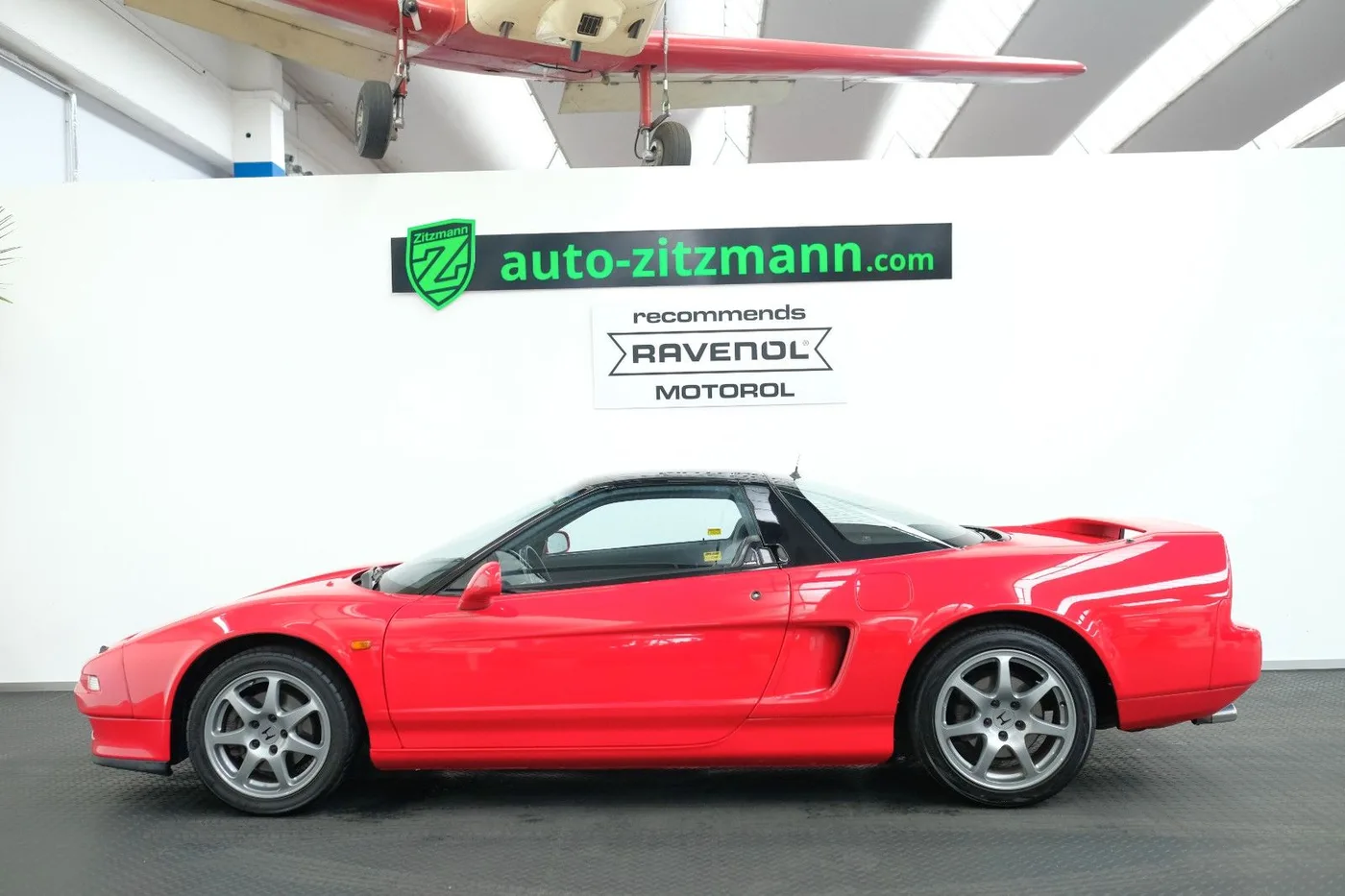 1994 Honda NSX offered by a specialist dealer in Nuremberg, Germany, photo 10 of 15