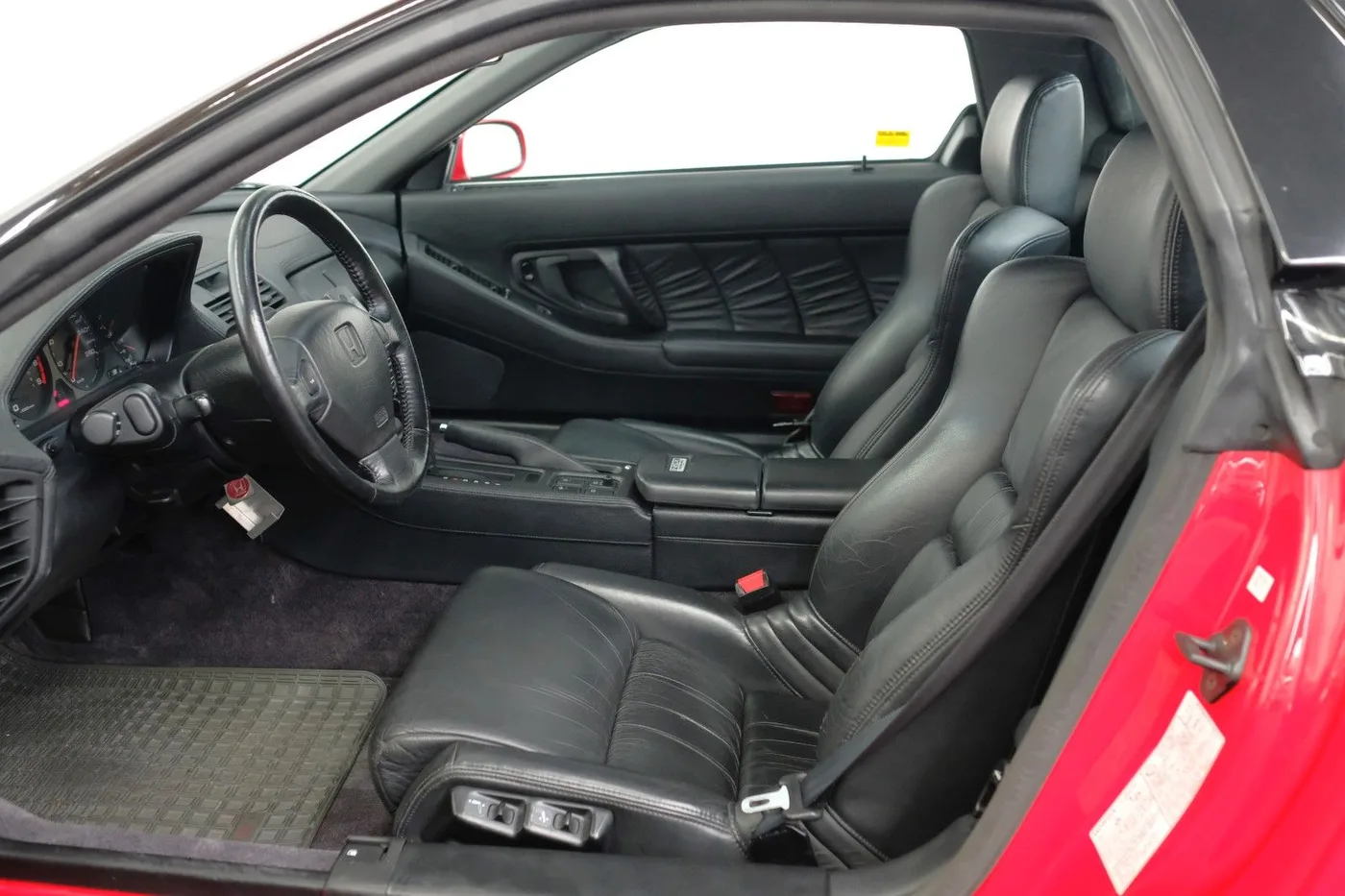 1994 Honda NSX offered by a specialist dealer in Nuremberg, Germany, photo 13 of 15