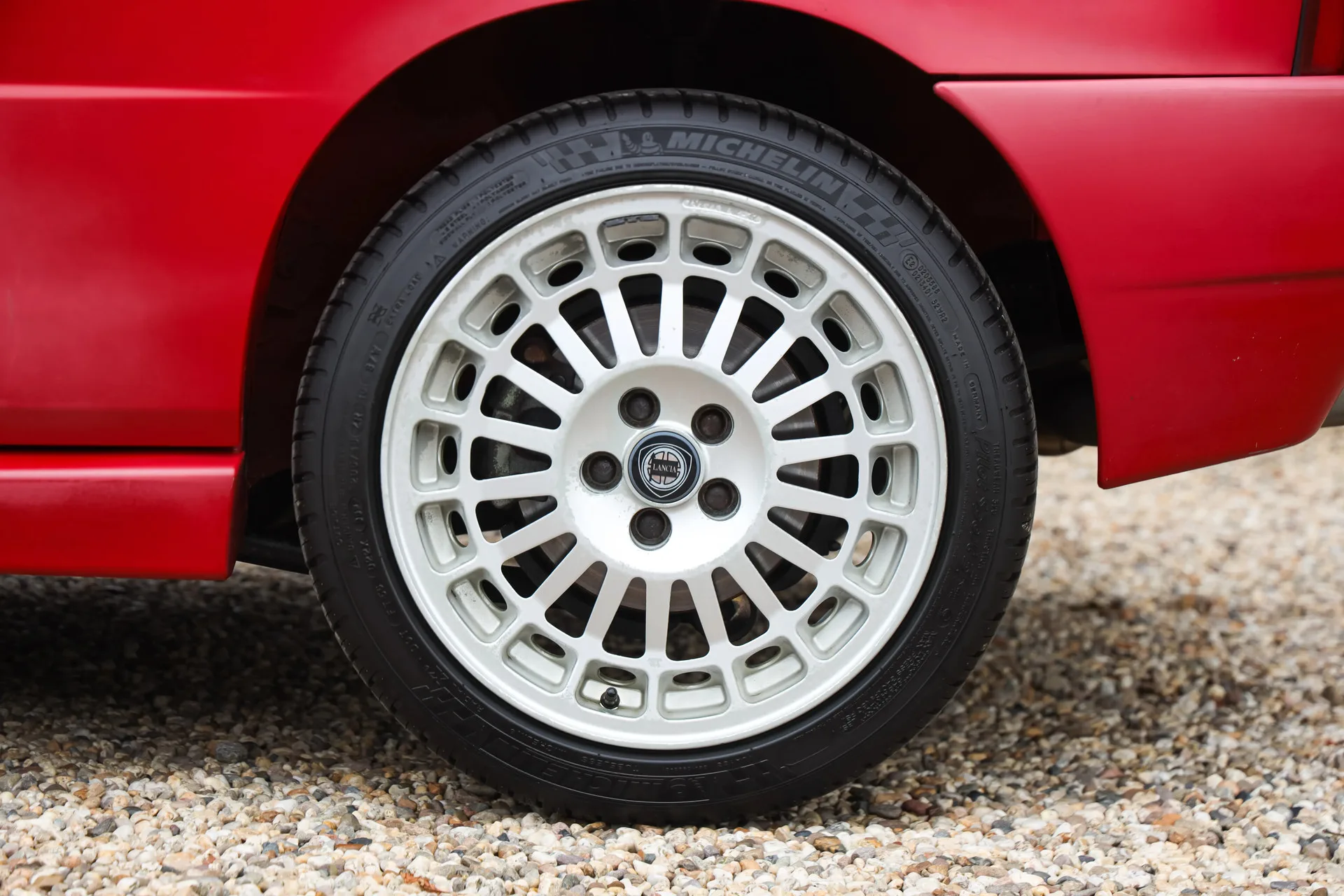 1994 Lancia Delta HF Integrale Evoluzione II, 23/30